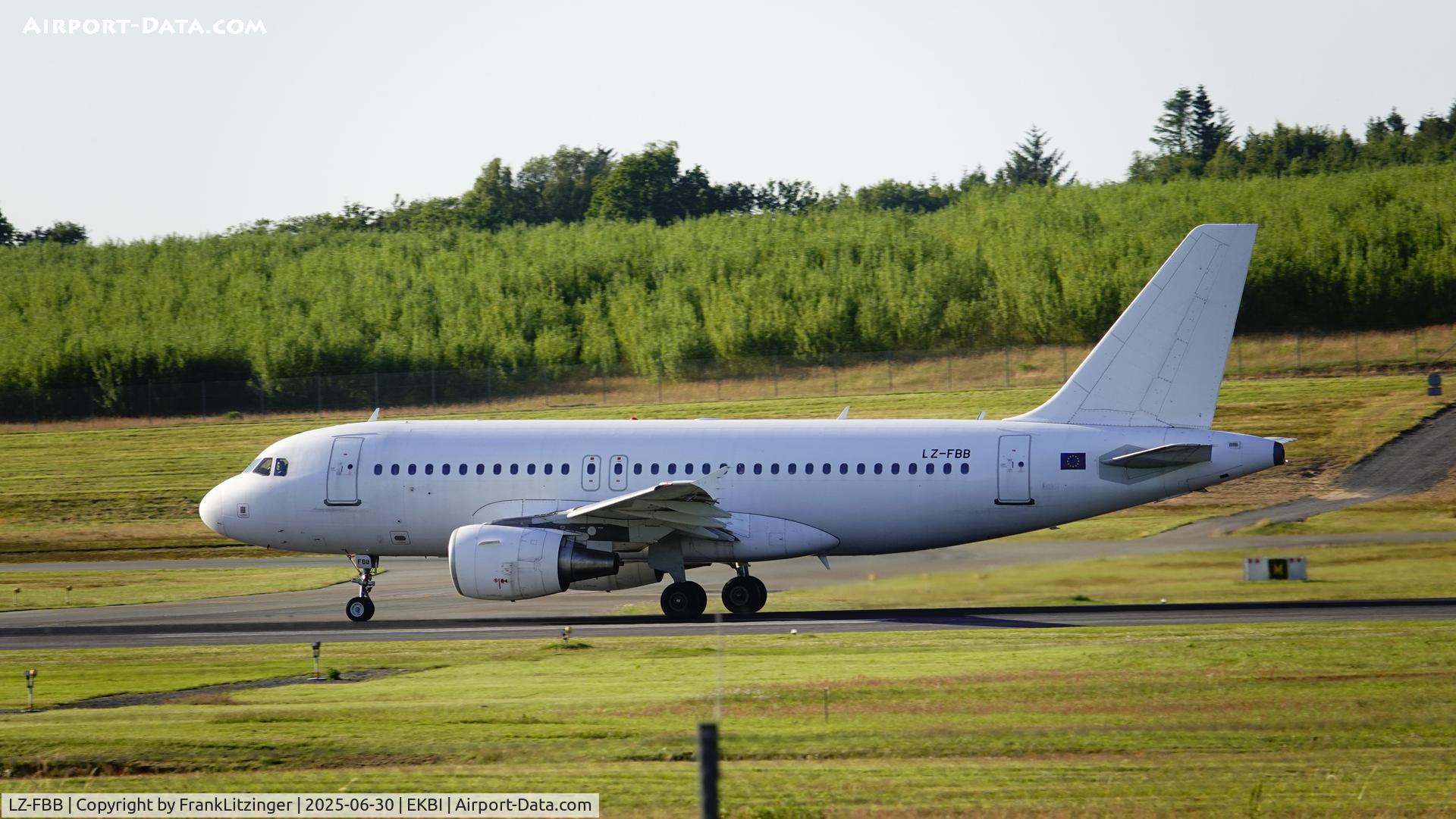 LZ-FBB, 2007 Airbus A319-112 C/N 3309, Take Off Billund