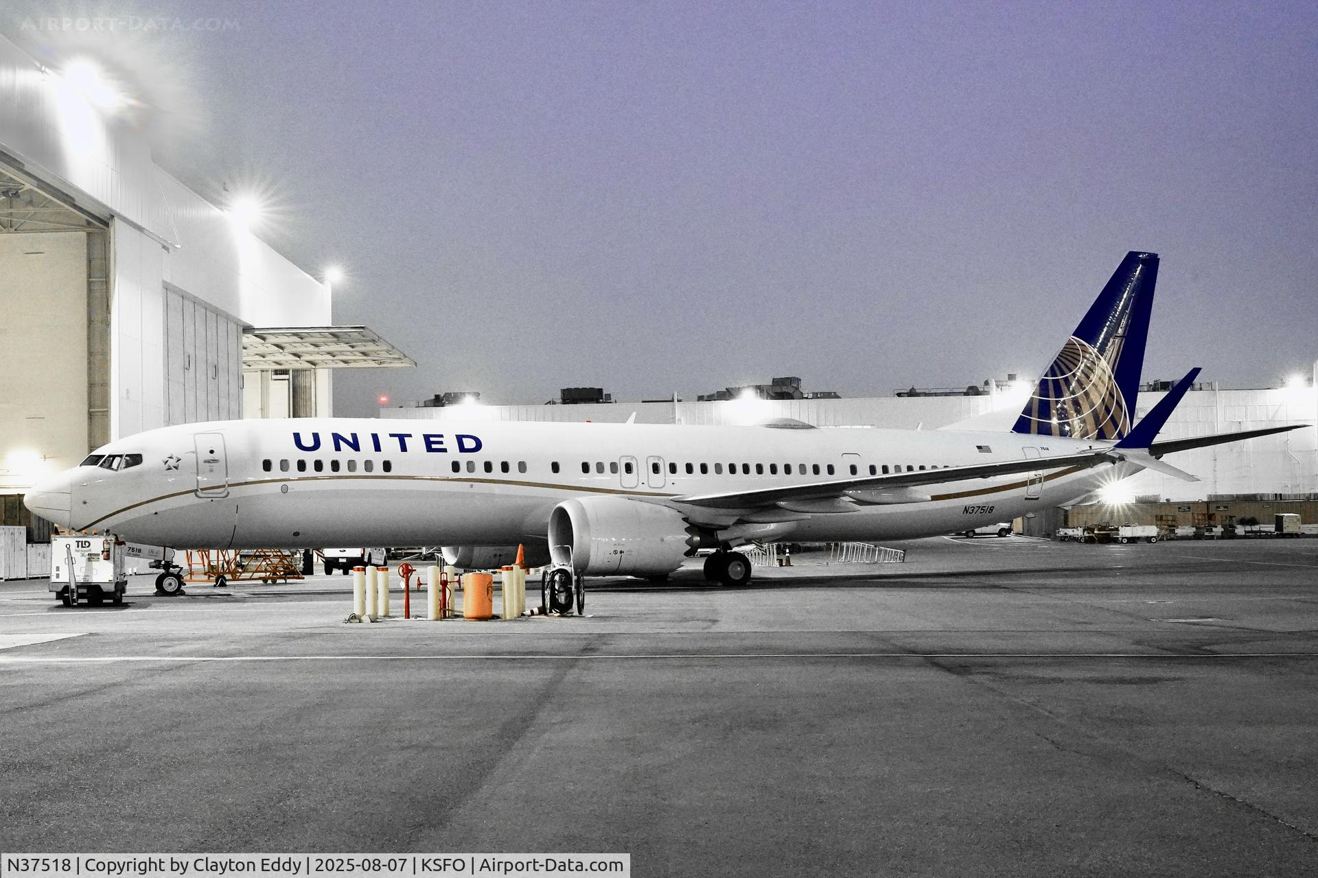 N37518, 2019 Boeing 737-9 MAX C/N 64495, SFO 2025