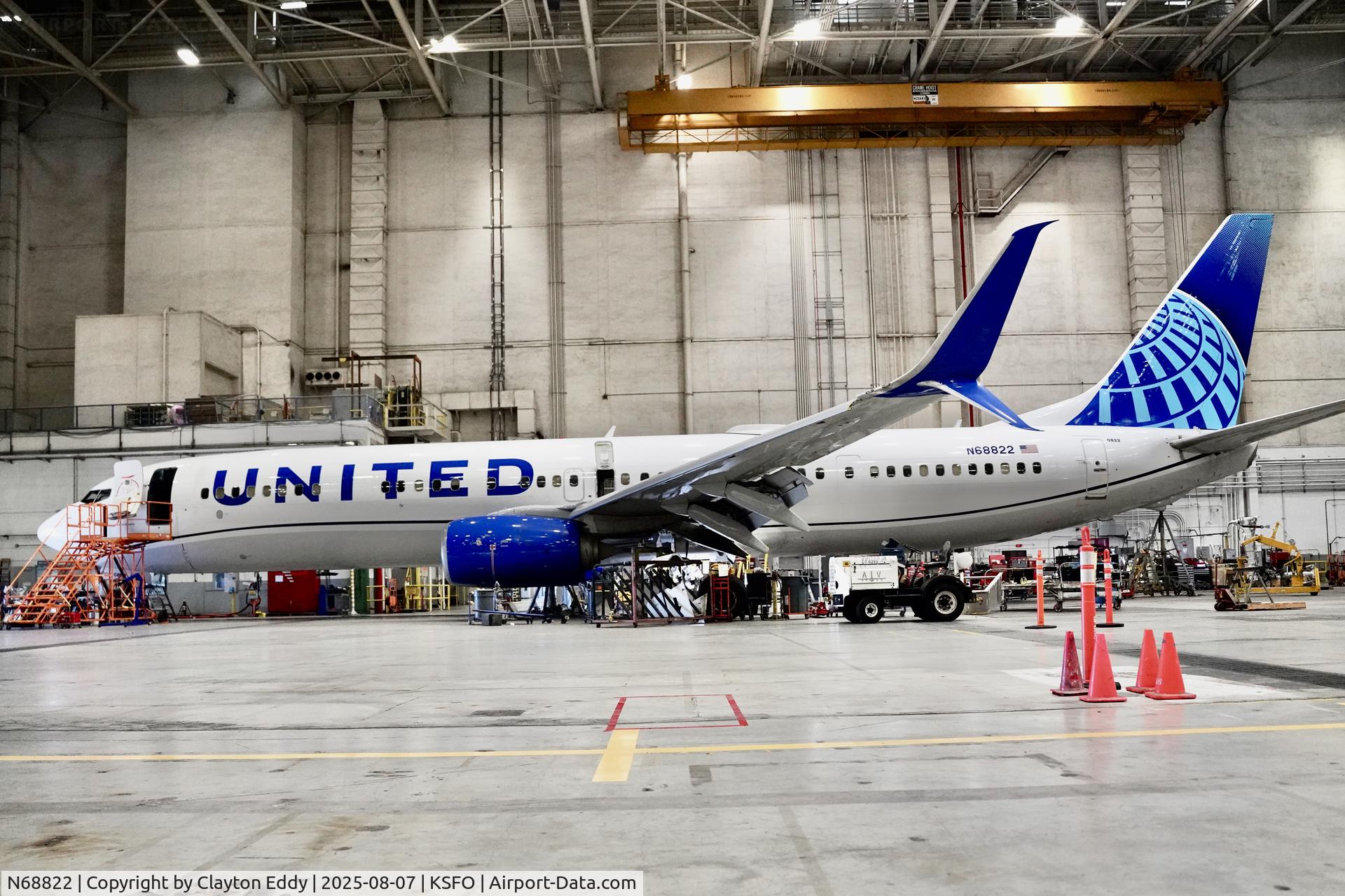 N68822, 2014 Boeing 737-924/ER C/N 42178, SFO 2025