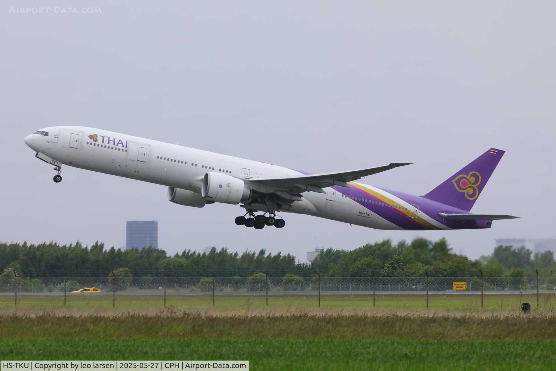 HS-TKU, 2013 Boeing 777-3D7/ER C/N 42110, Copenhagen 27.5.1025