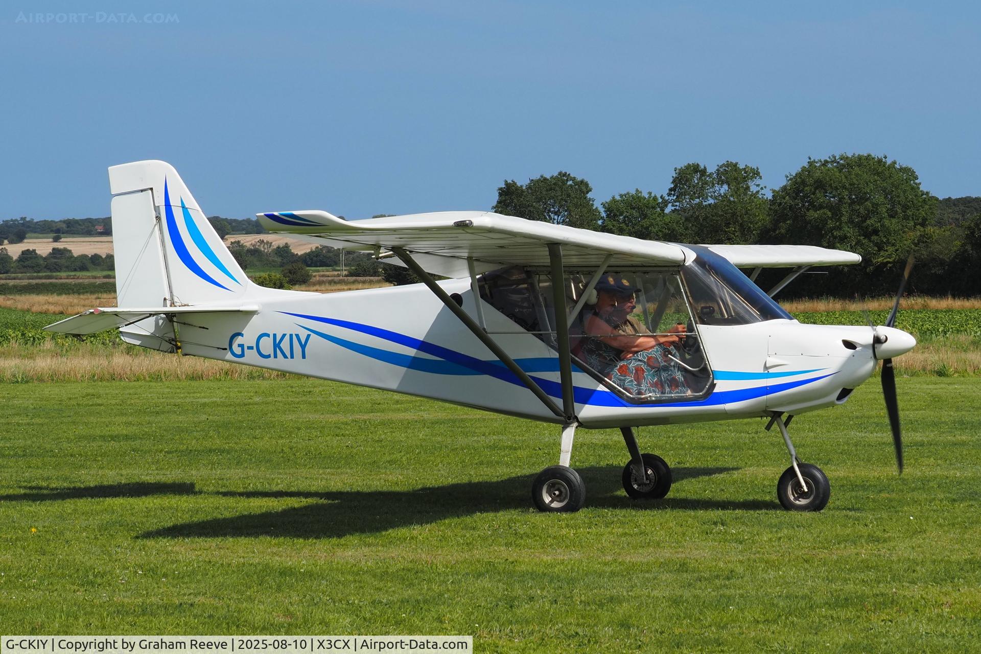 G-CKIY, 2017 Best Off Skyranger Nynja 912S(1) C/N BMAA/HB/668, Just landed at Northrepps.