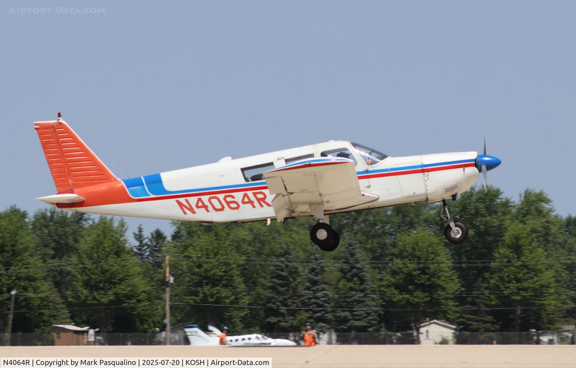 N4064R, 1967 Piper PA-32-300 Cherokee Six C/N 32-40372, Piper PA-32-300