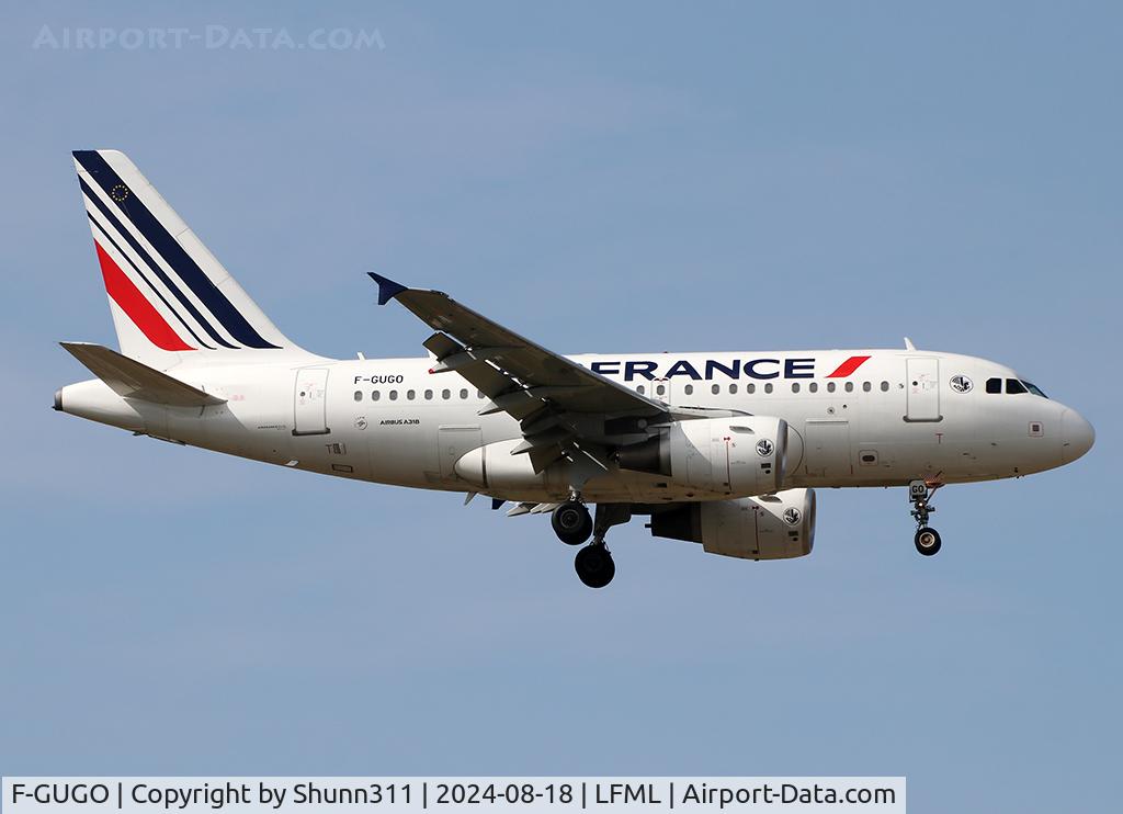 F-GUGO, 2006 Airbus A318-111 C/N 2951, Landing rwy 31R in modified new livery