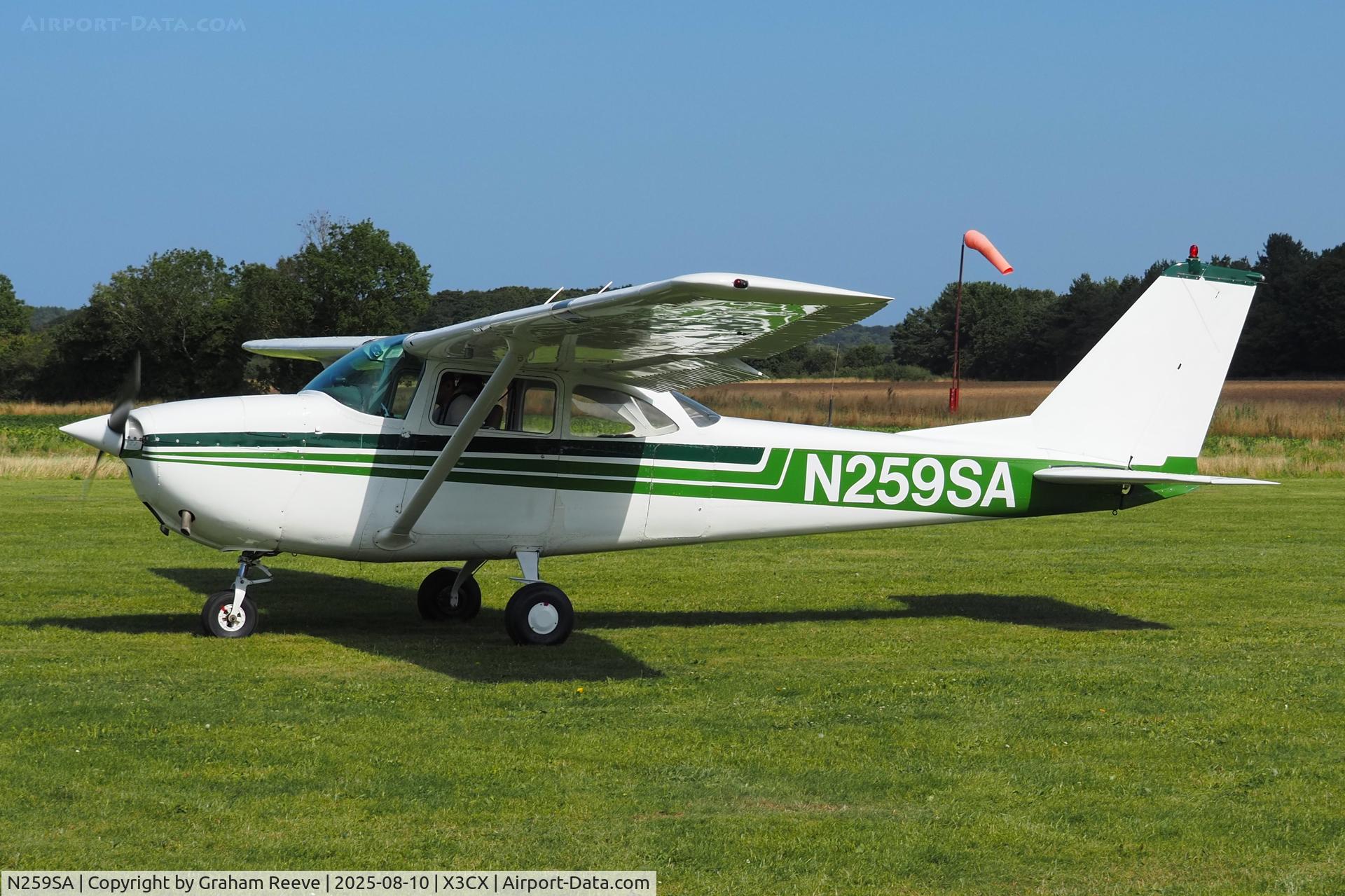 N259SA, Reims Cessna F172G C/N F172-0278, Departing from Northrepps.