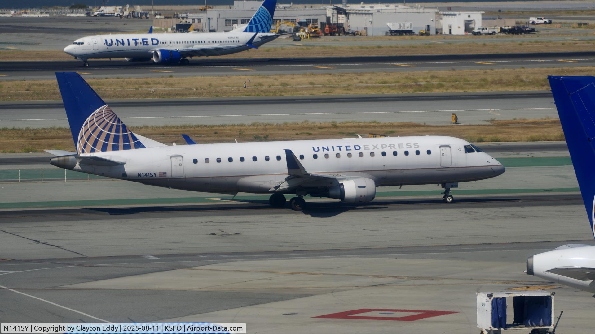 N141SY, 2015 Embraer 175LR (ERJ-170-200LR) C/N 17000472, Sky Terrace SFO 2025