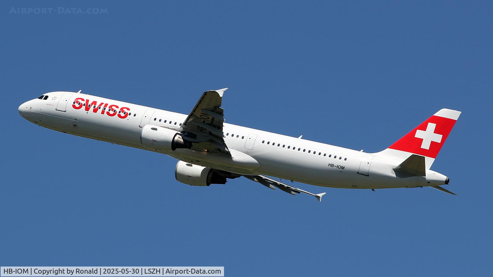HB-IOM, 2010 Airbus A321-212 C/N 4534, at zrh