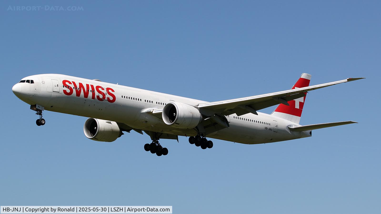 HB-JNJ, 2018 Boeing 777-3DE/ER C/N 62755, at zrh