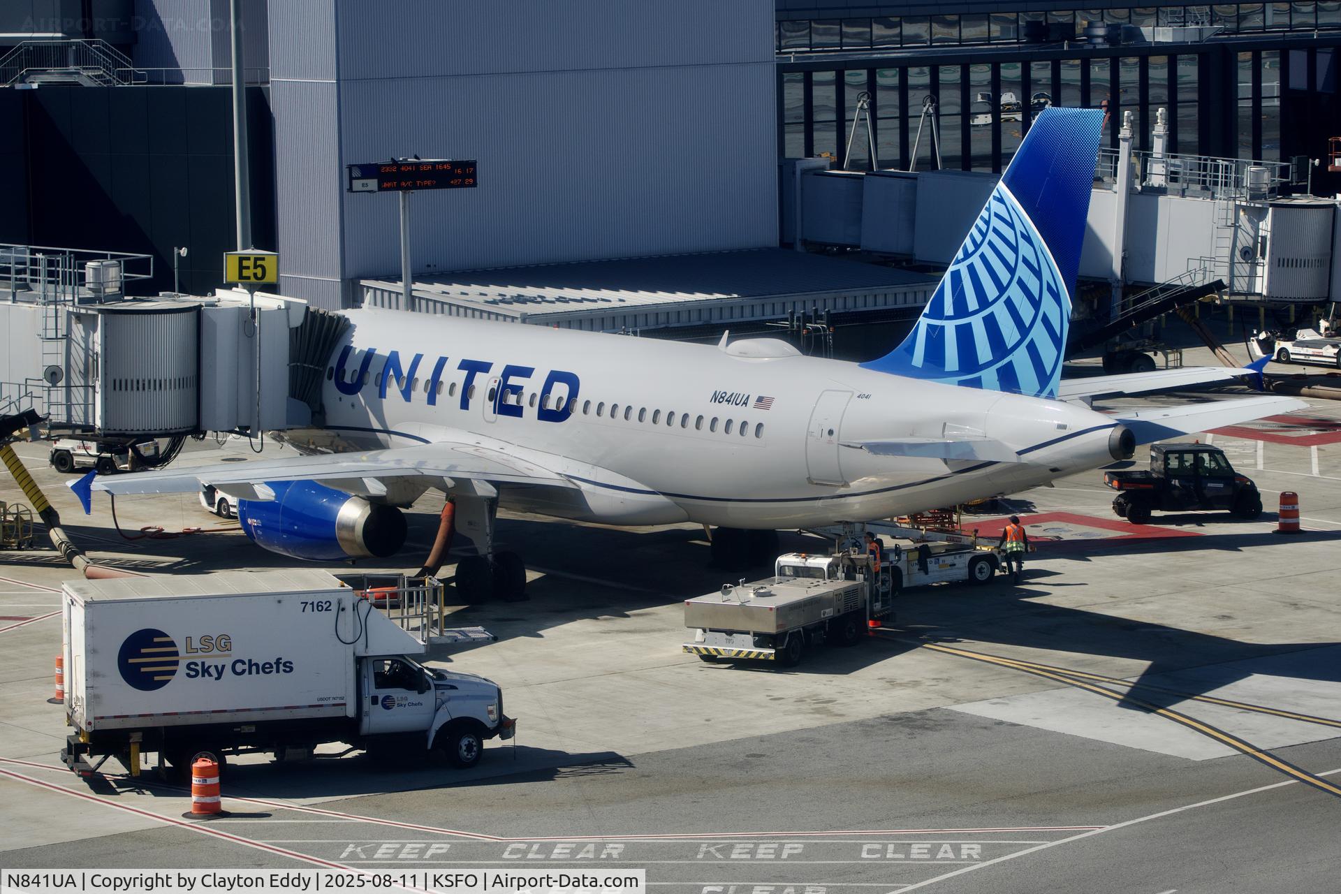 N841UA, 2001 Airbus A319-131 C/N 1545, SFO 2025