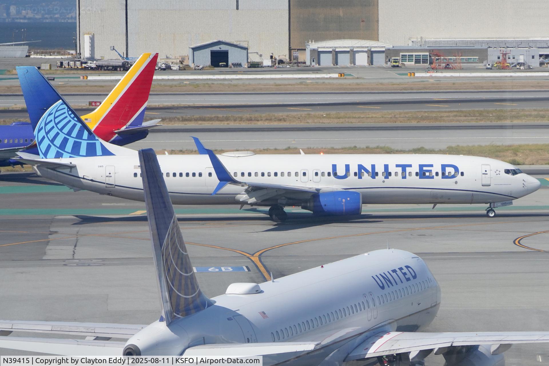 N39415, 2008 Boeing 737-924/ER C/N 32826, SFO 2025