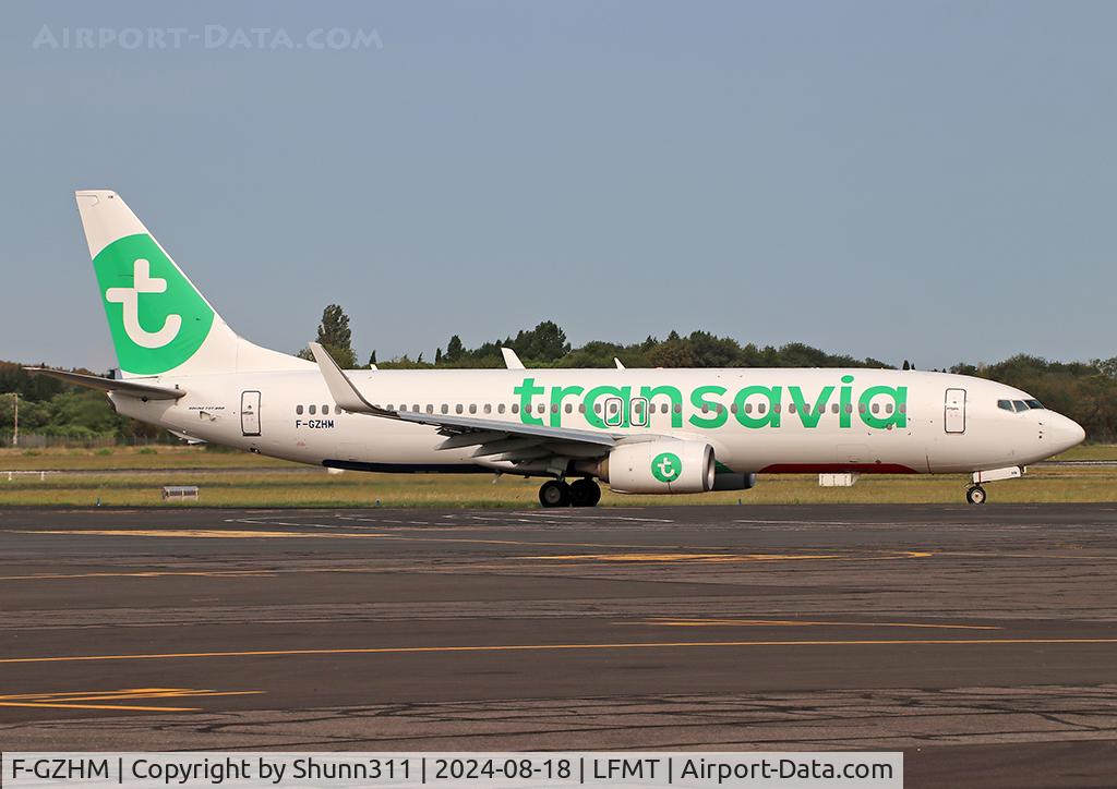 F-GZHM, 2014 Boeing 737-8K2 C/N 37792, Taxiing to the Terminal after landing... New c/s