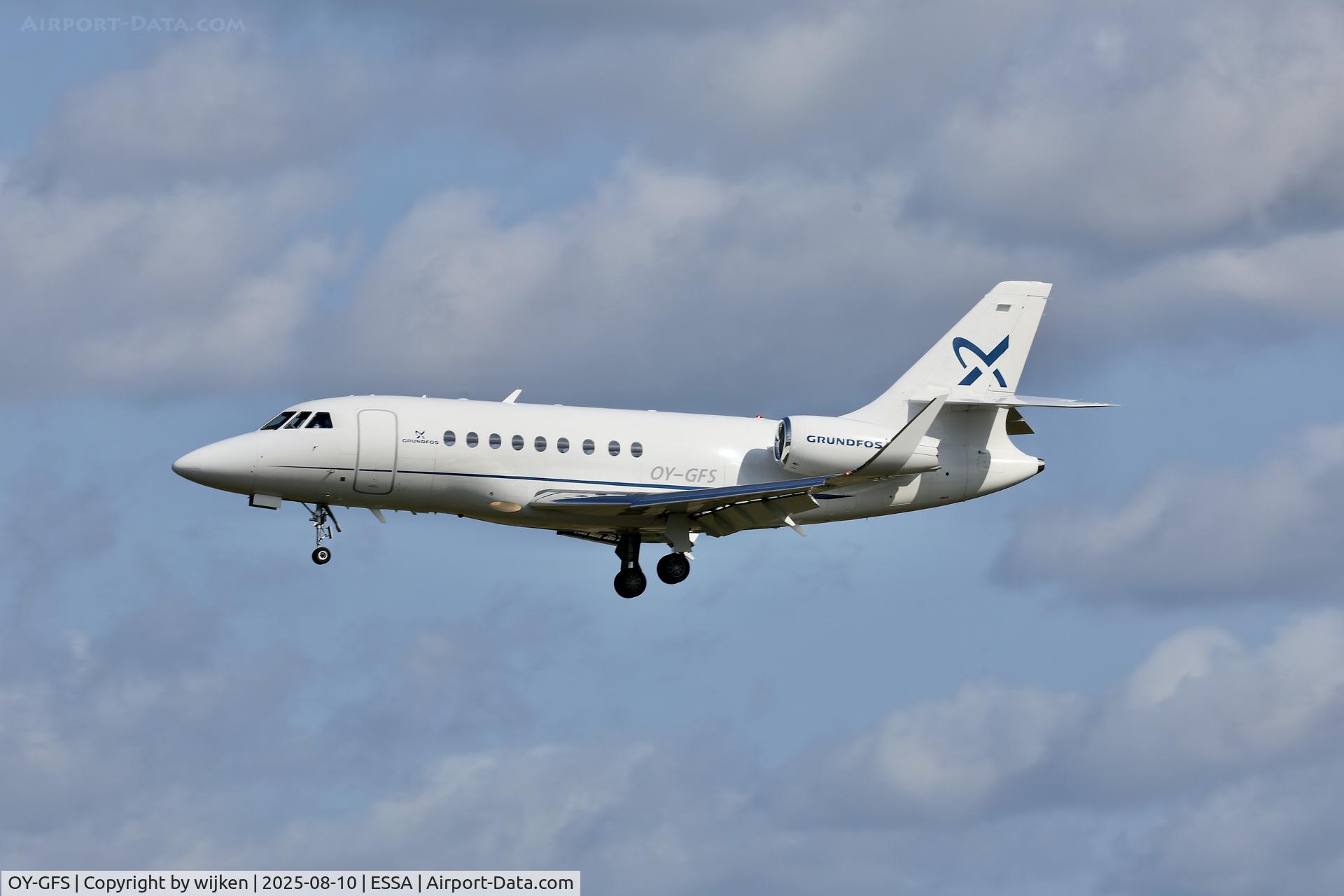 OY-GFS, 2016 Dassault Falcon 2000LXS C/N 314, Rwy 26