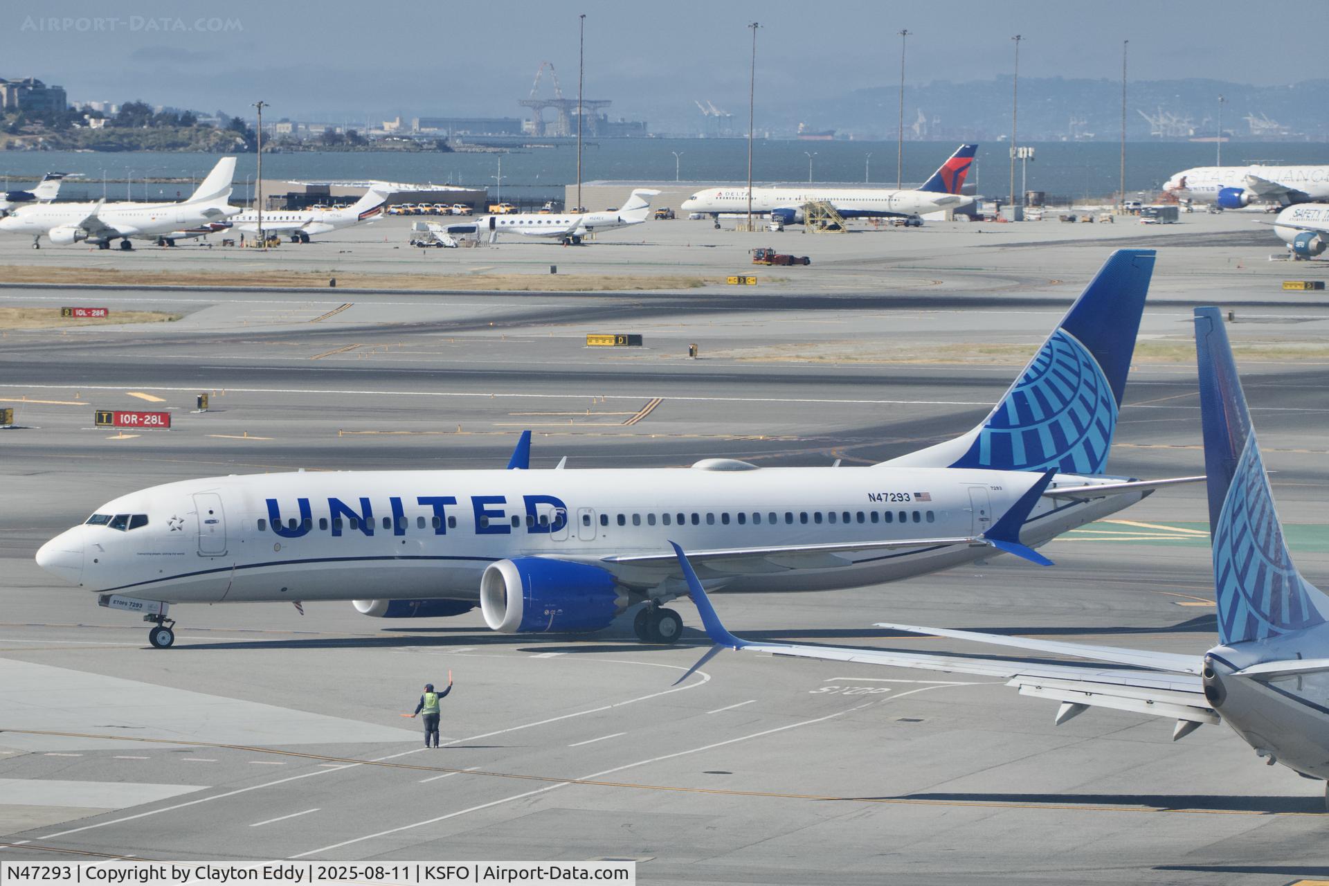 N47293, 2023 Boeing 737 MAX 8 C/N 67552, Sky Terrace SFO 2025