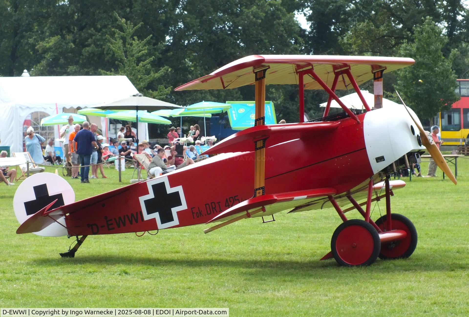 D-EWWI, 1980 Fokker replica DR.1 C/N 20002643, Fokker Dr I replica at Bienenfarm airfield during the 2025 Quax Bücker-Treffen (Bücker-Meeting) and Vintage Aerobatic World Championships