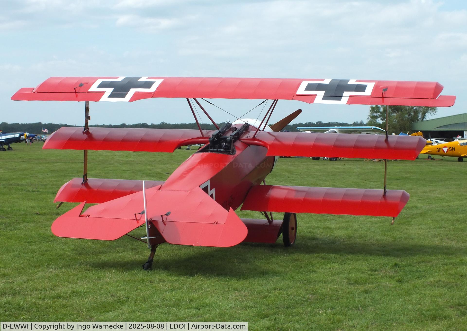 D-EWWI, 1980 Fokker replica DR.1 C/N 20002643, Fokker Dr I replica at Bienenfarm airfield during the 2025 Quax Bücker-Treffen (Bücker-Meeting) and Vintage Aerobatic World Championships