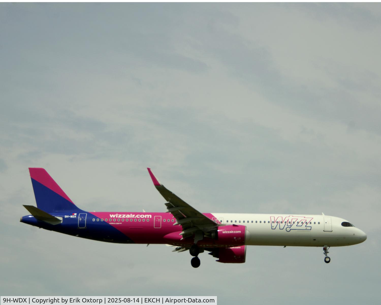 9H-WDX, Airbus 321-271NX C/N 11710, 9H-WDX landing rw 04L