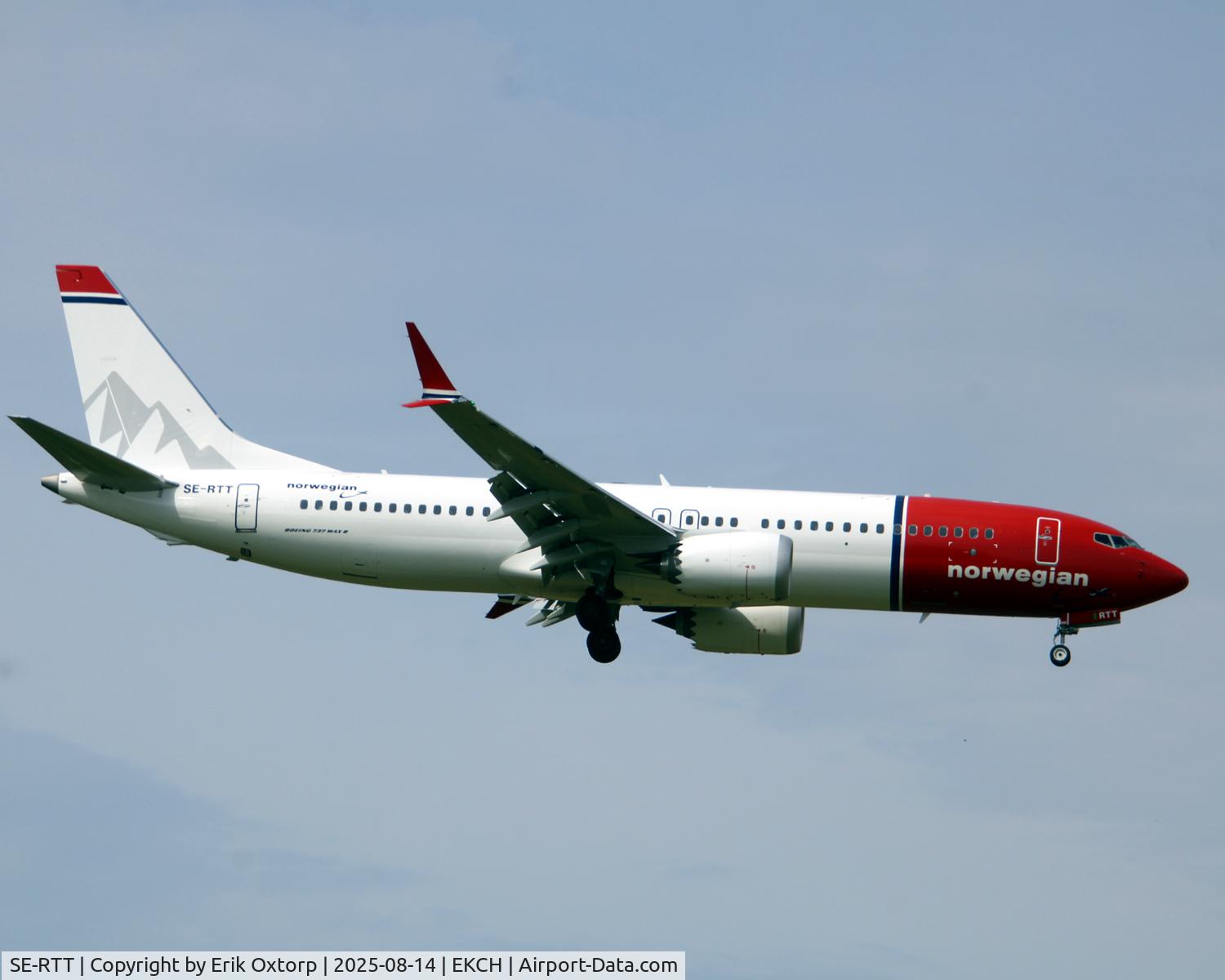 SE-RTT, 2025 Boeing B-737-8 Max C/N 43569, SE-RTT landing rw 04L