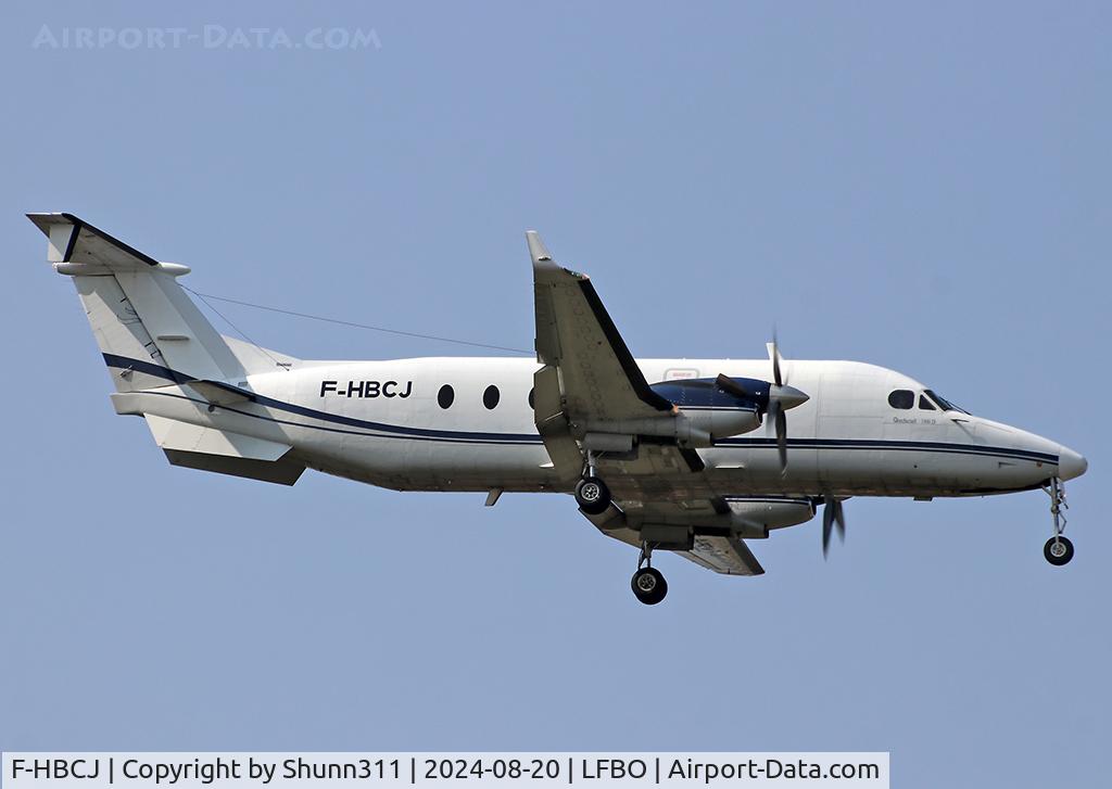 F-HBCJ, 1998 Beech 1900D C/N UE-338, Landing rwy 32L