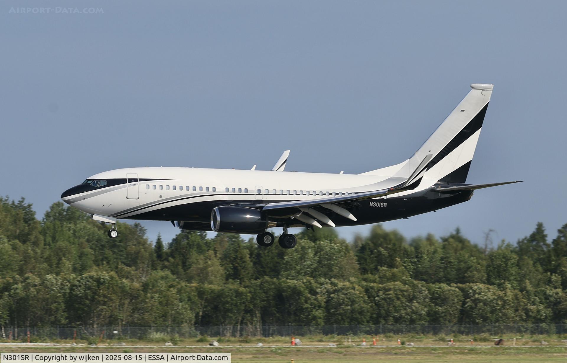 N301SR, Boeing 737-7JV C/N 38854, Rwy 26