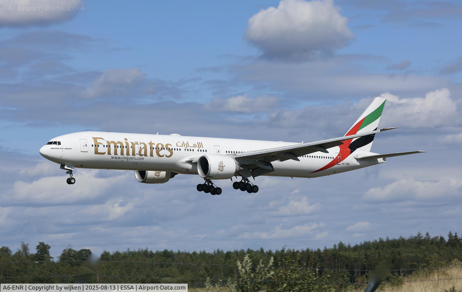 A6-ENR, 2014 Boeing 777-31H/ER C/N 41364, Rwy 26
