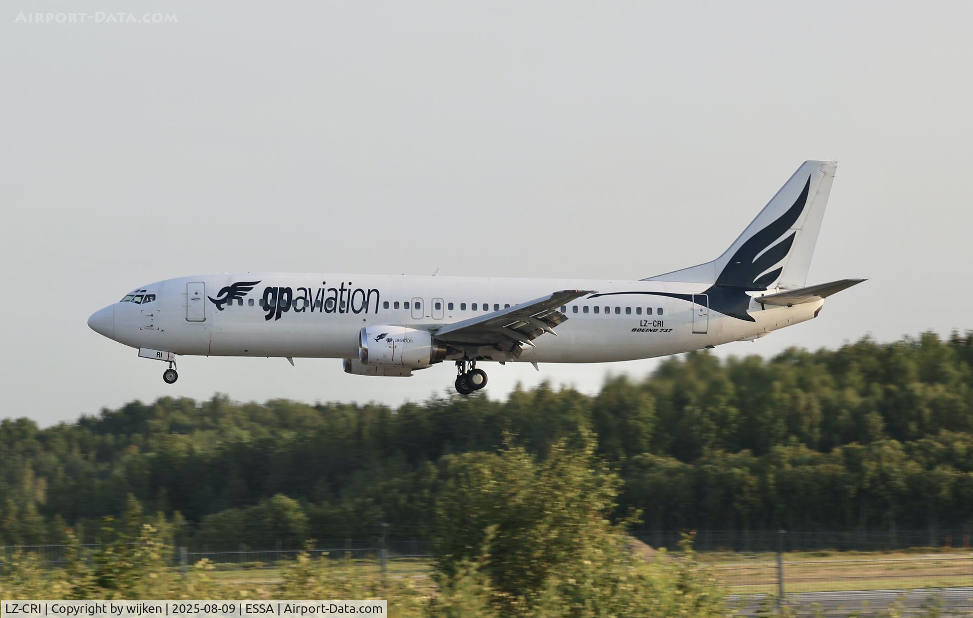 LZ-CRI, 1997 Boeing 737-446 C/N 28832, Rwy 26