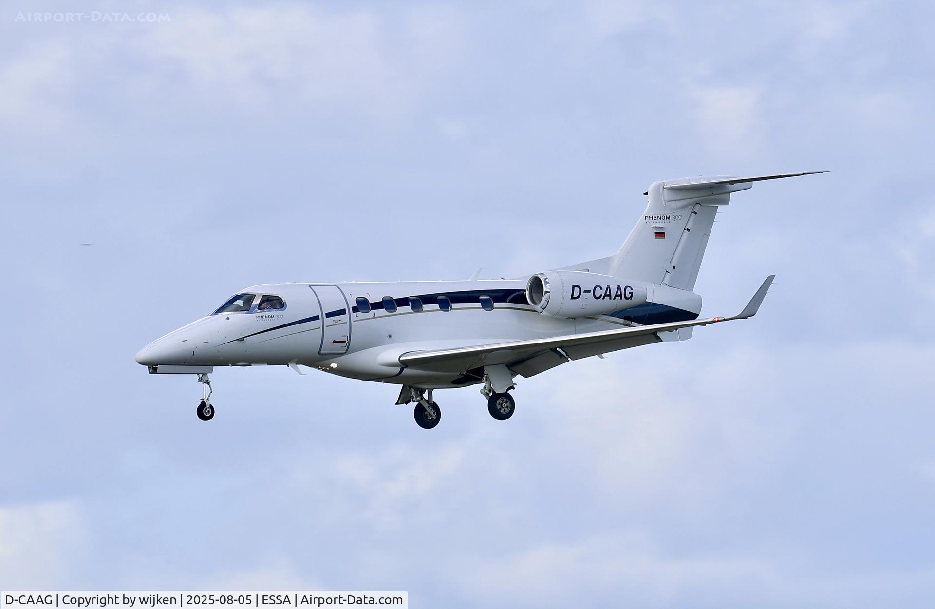 D-CAAG, 2013 Embraer EMB-505 Phenom 300 C/N 50500195, Rwy 26