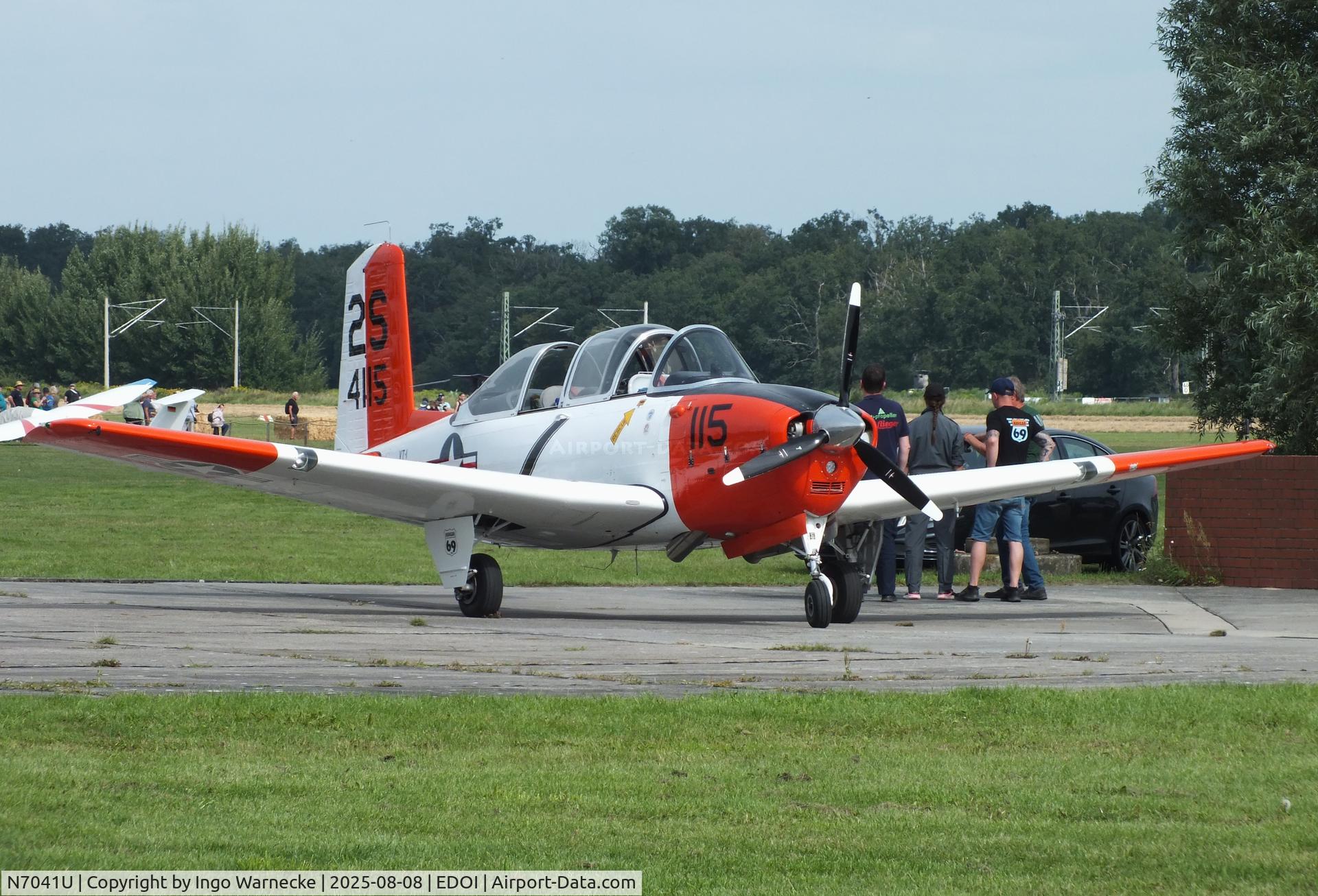 N7041U, 1957 Beech T-34B C/N 144115, Beechcraft T-34B Mentor at Bienenfarm airfield during the 2025 Quax Bücker-Treffen (Bücker-Meeting) and Vintage Aerobatic World Championships