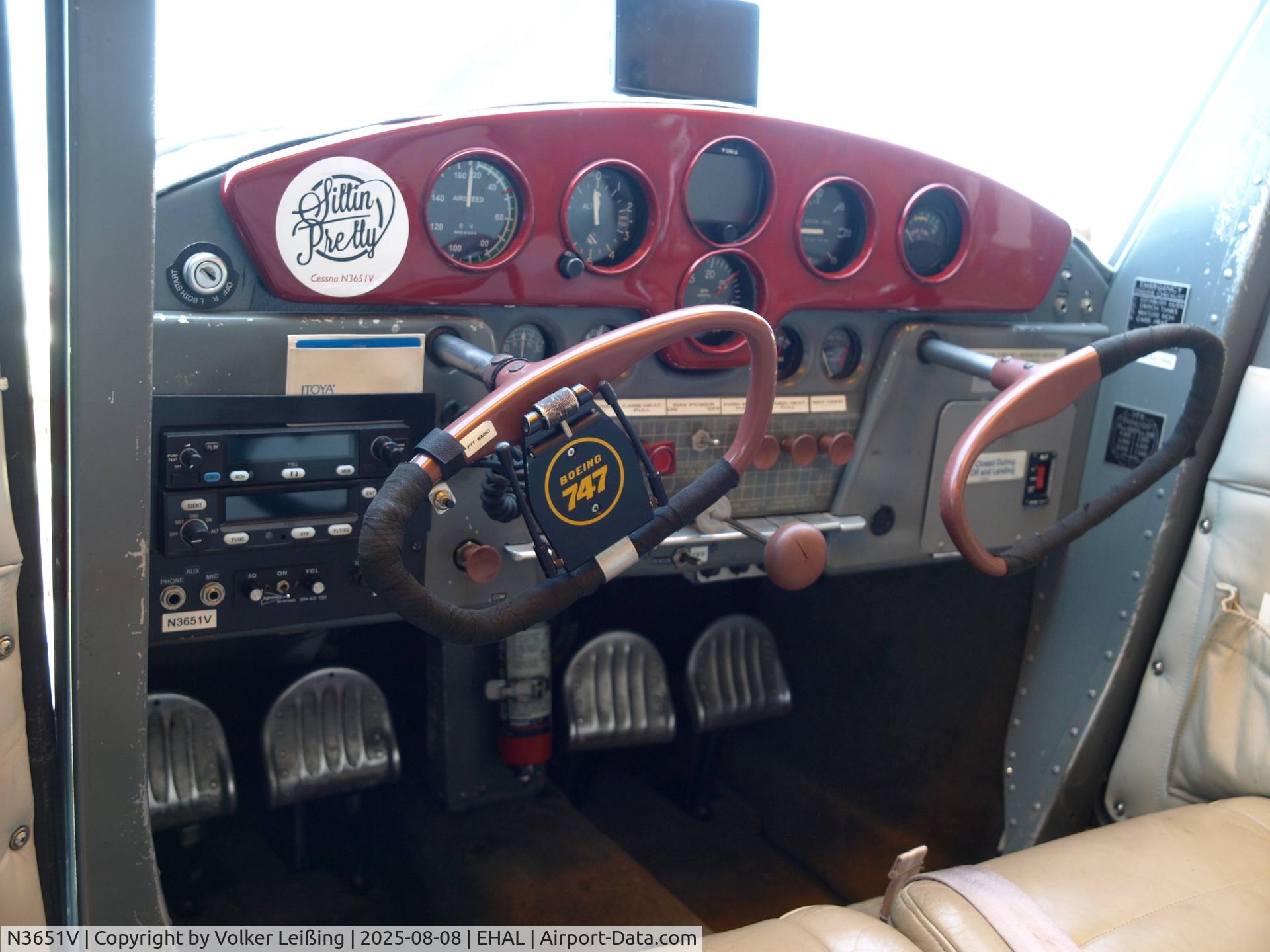 N3651V, 1948 Cessna 140 C/N 14922, Cockpit