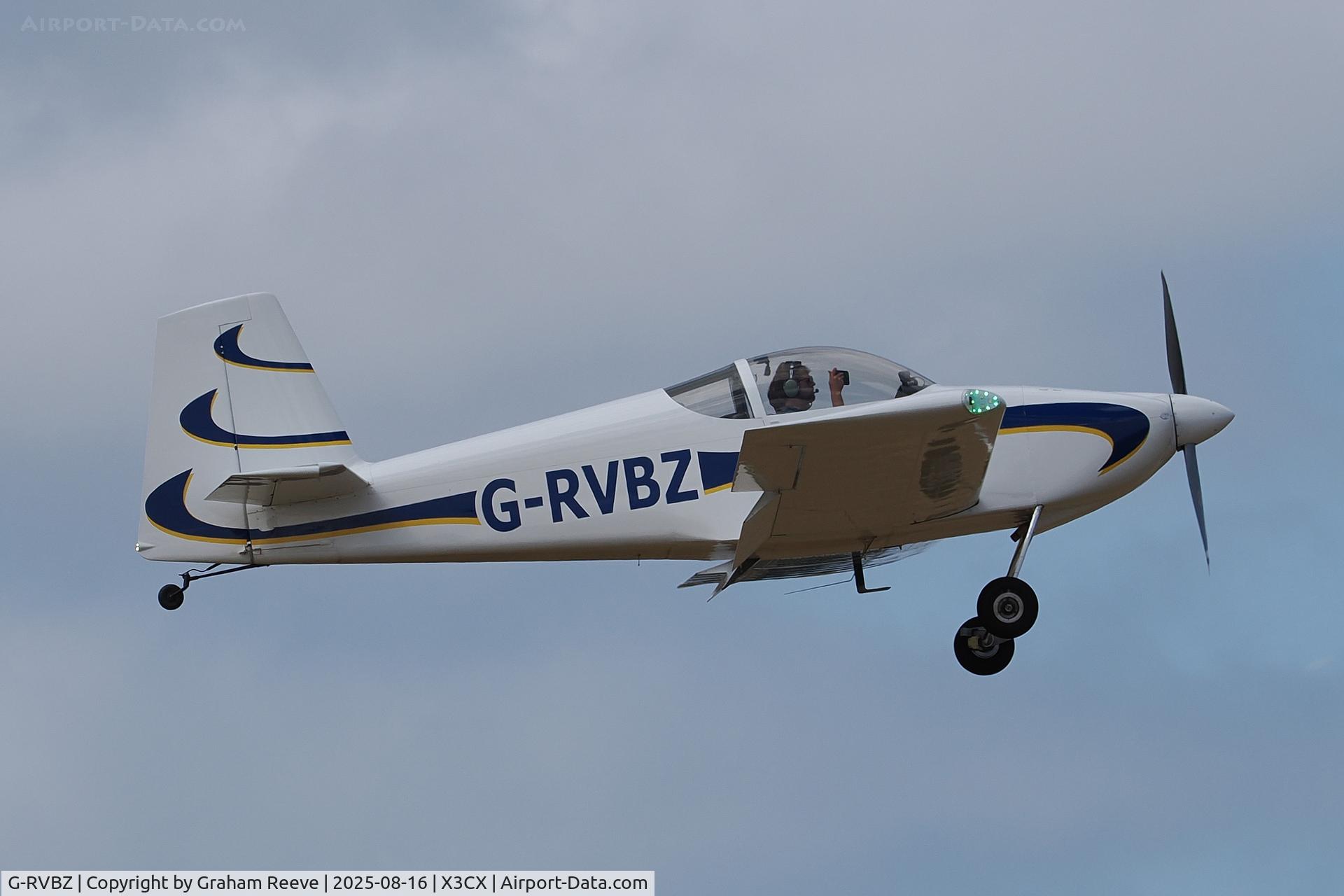 G-RVBZ, 2019 Van's RV-7 C/N PFA 323-14583, Landing at Northrepps.