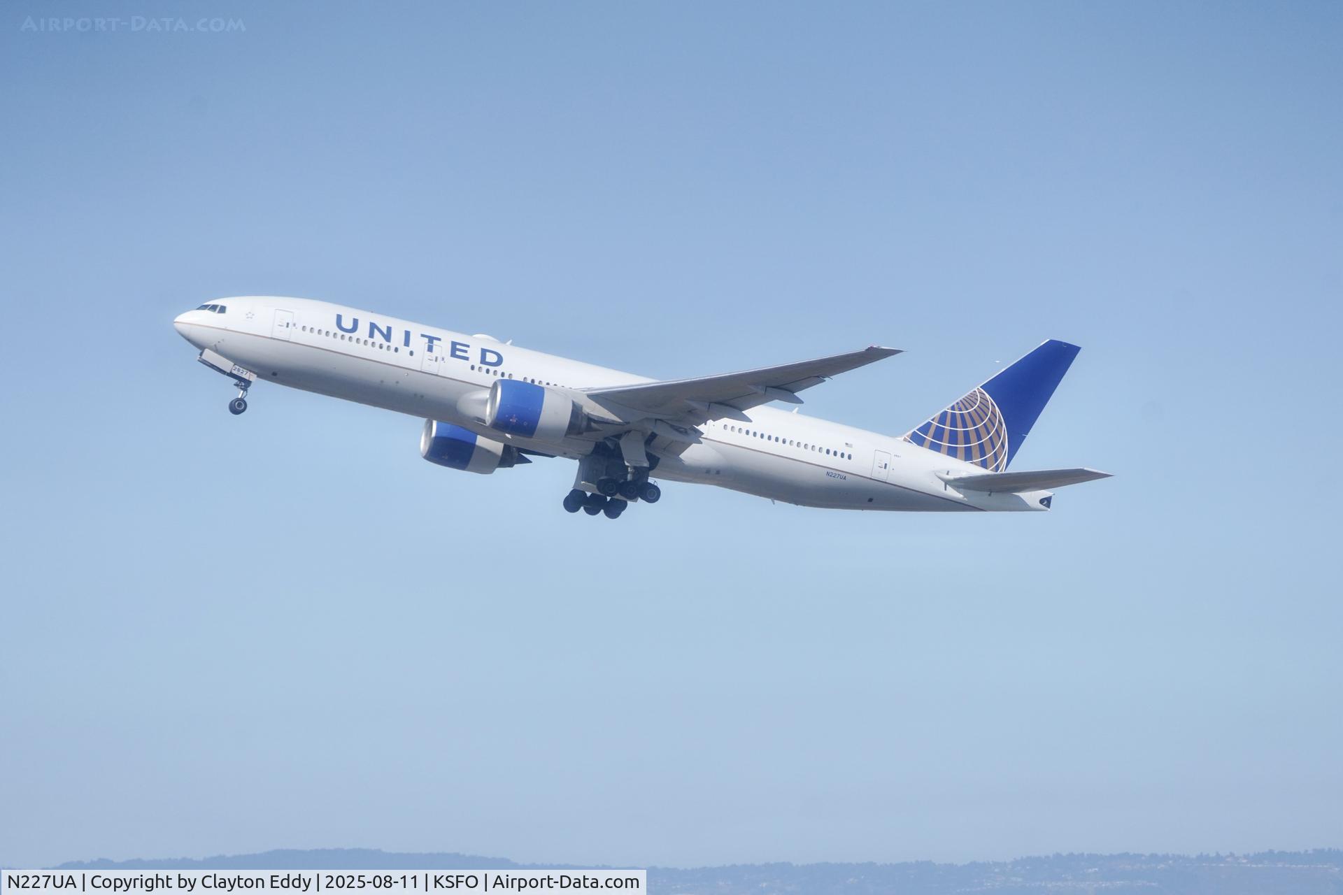 N227UA, 2002 Boeing 777-222 C/N 30555, Sky Terrace SFO 2025
