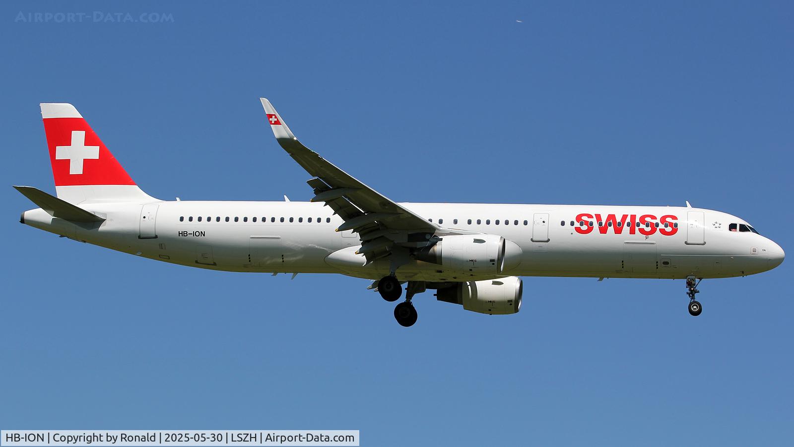 HB-ION, 2013 Airbus A321-212 C/N 5567, at zrh
