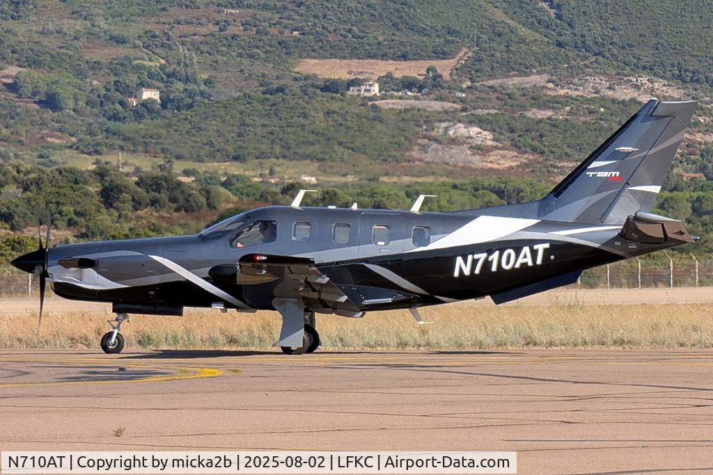 N710AT, 1992 Socata TBM 700 C/N 35, Taxiing
