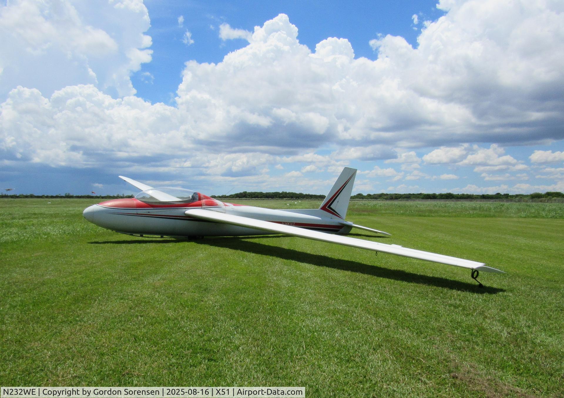 N232WE, 1977 Schweizer SGS 2-32 C/N 87, Ready for the next flight