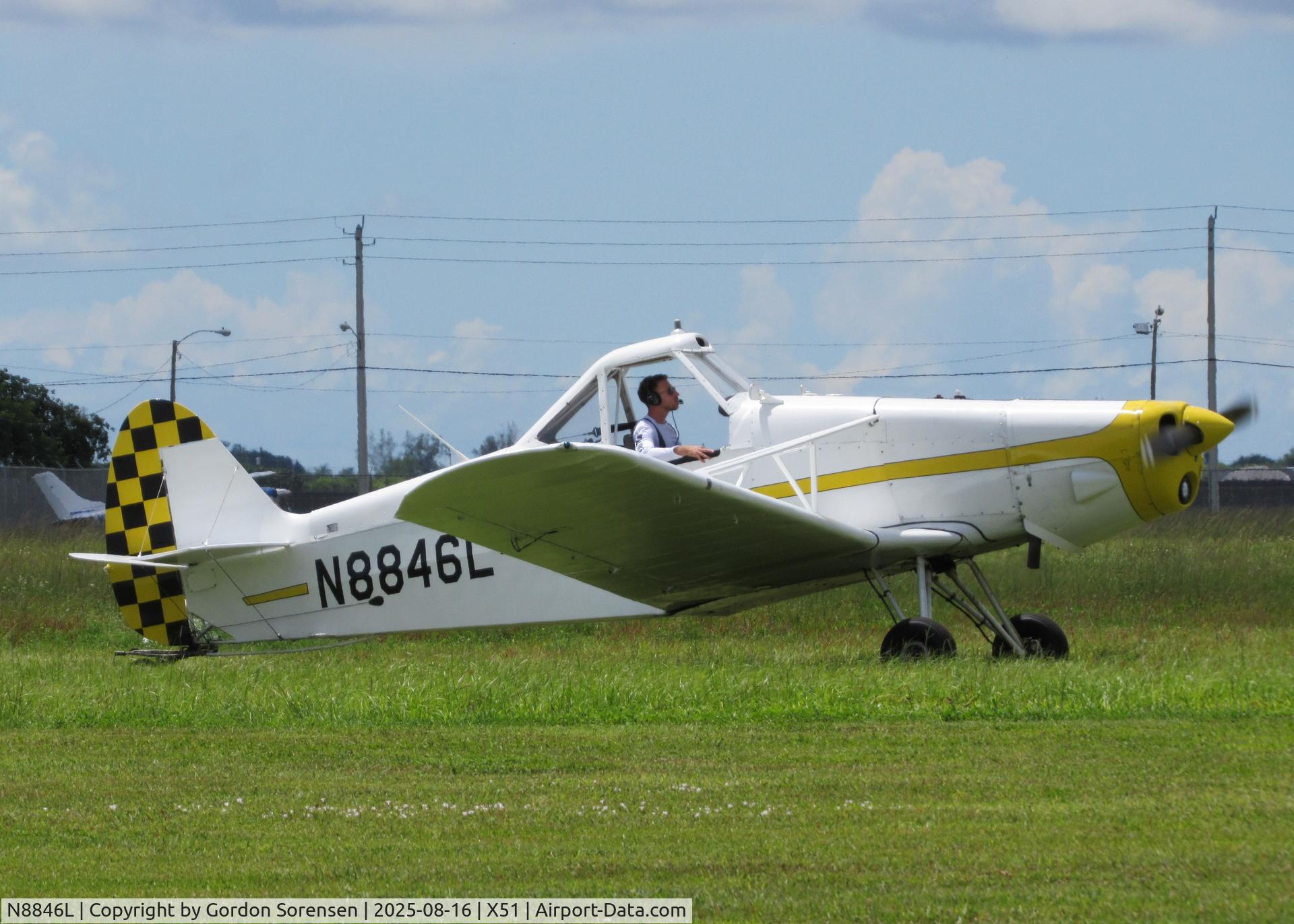 N8846L, 1971 Piper PA-25-235 C/N 25-5357, Taxiing for another tow