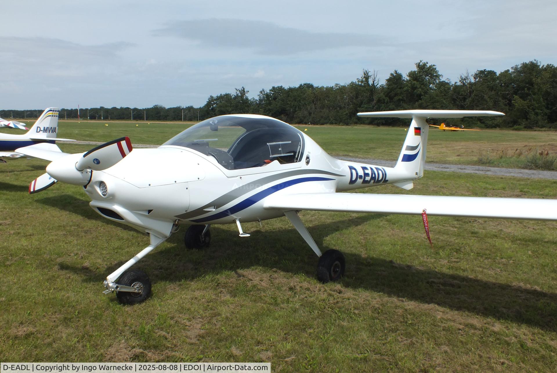 D-EADL, Diamond DV-20-100 Katana C/N 20105, Diamond DV-20-100 Katana at Bienenfarm airfield during the 2025 Quax Bücker-Treffen (Bücker-Meeting) and Vintage Aerobatic World Championships