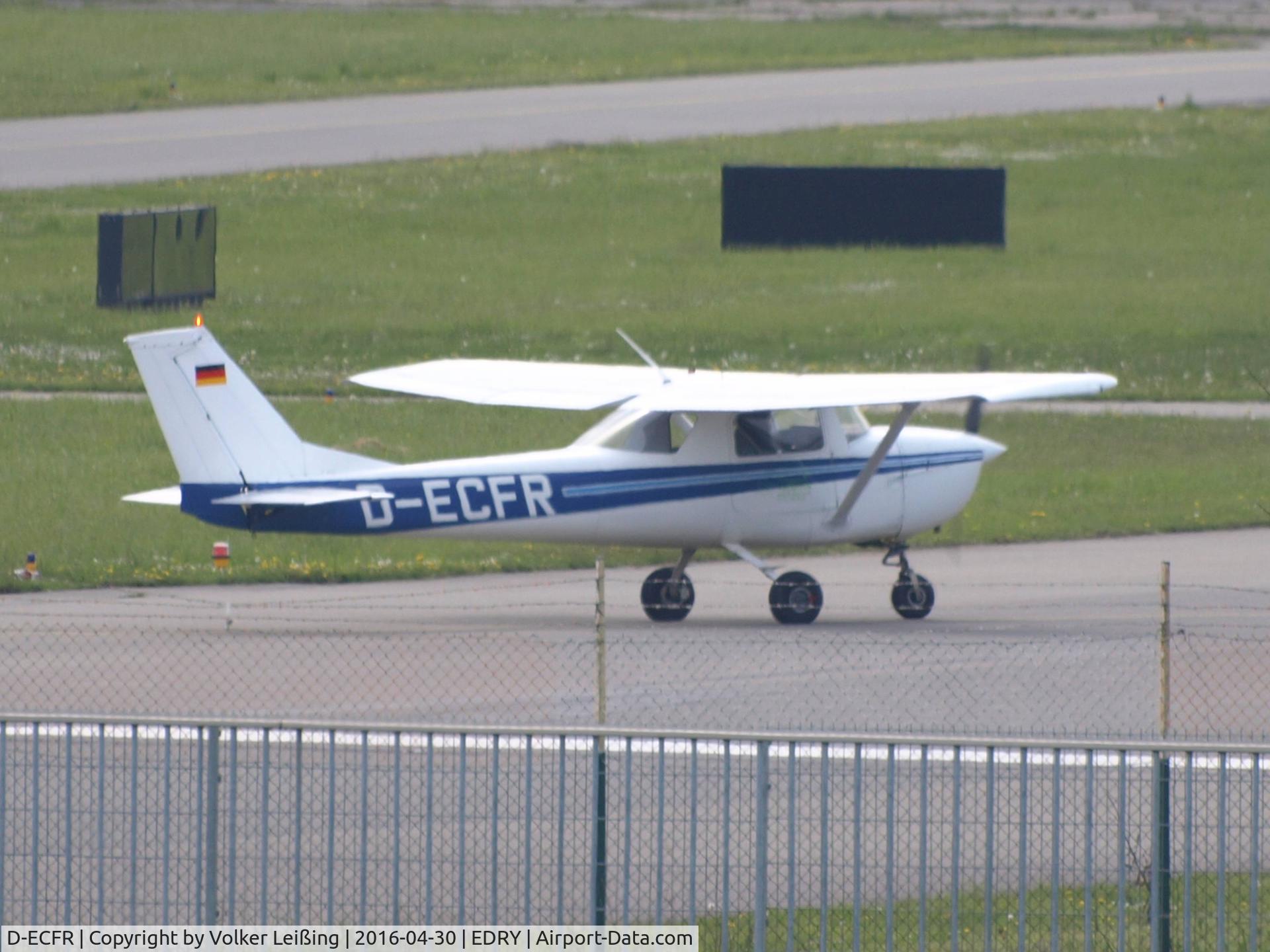 D-ECFR, 1970 Reims F150K C/N 0596, taxi to parking