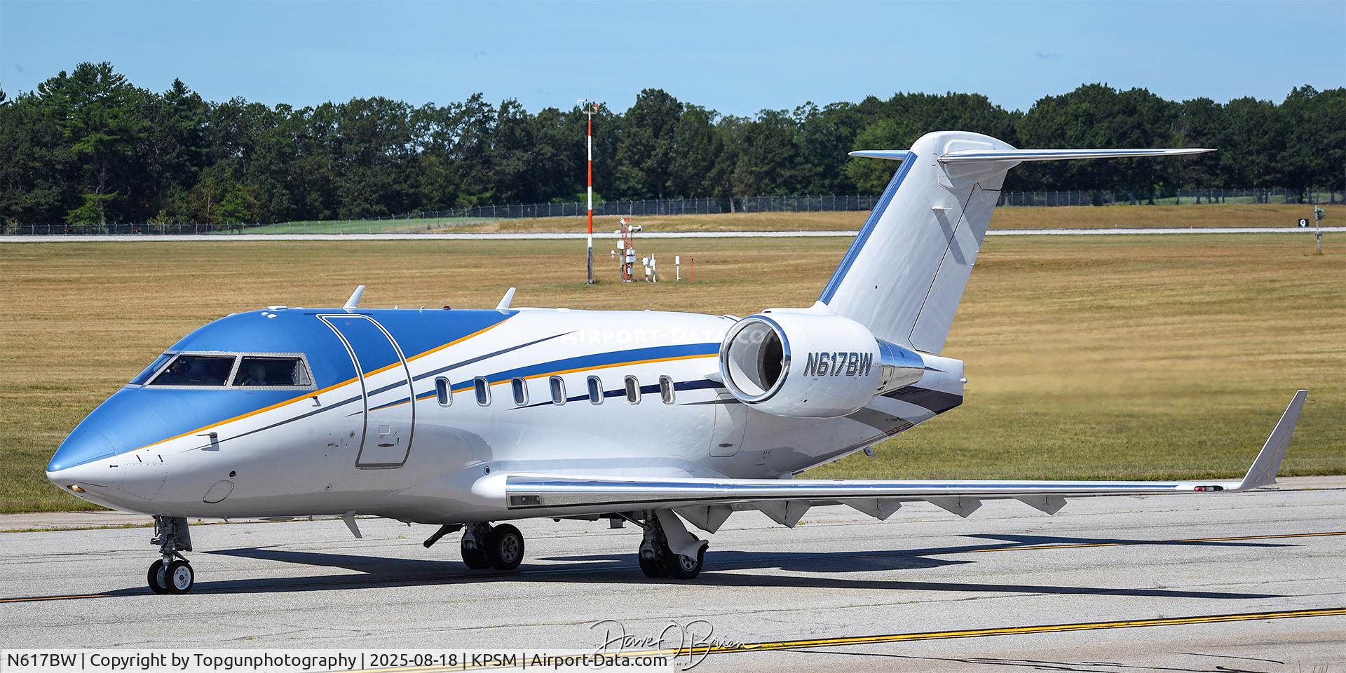 N617BW, 2003 BOMBARDIER INC CL-600-2B16 C/N 5572, Sharp paint job