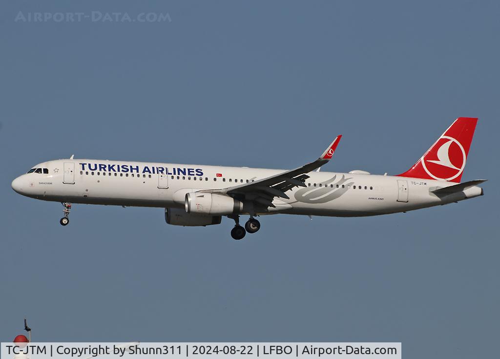 TC-JTM, 2016 Airbus A321-231 C/N 7242, Landing rwy 32R