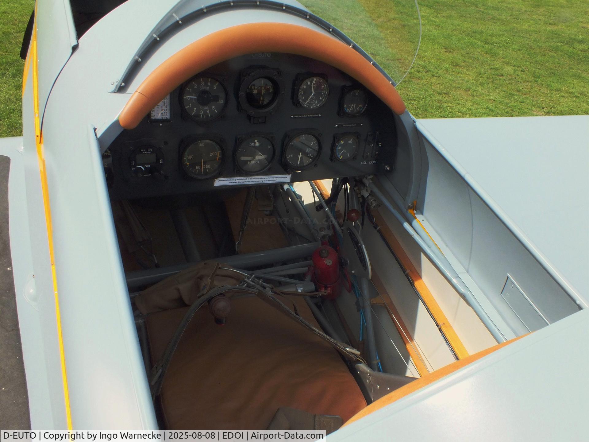 D-EUTO, 1939 Bucker Bu-180B Student C/N 2115, Bücker Bü 180B Student at Bienenfarm airfield during the 2025 Quax Bücker-Treffen (Bücker-Meeting) and Vintage Aerobatic World Championships