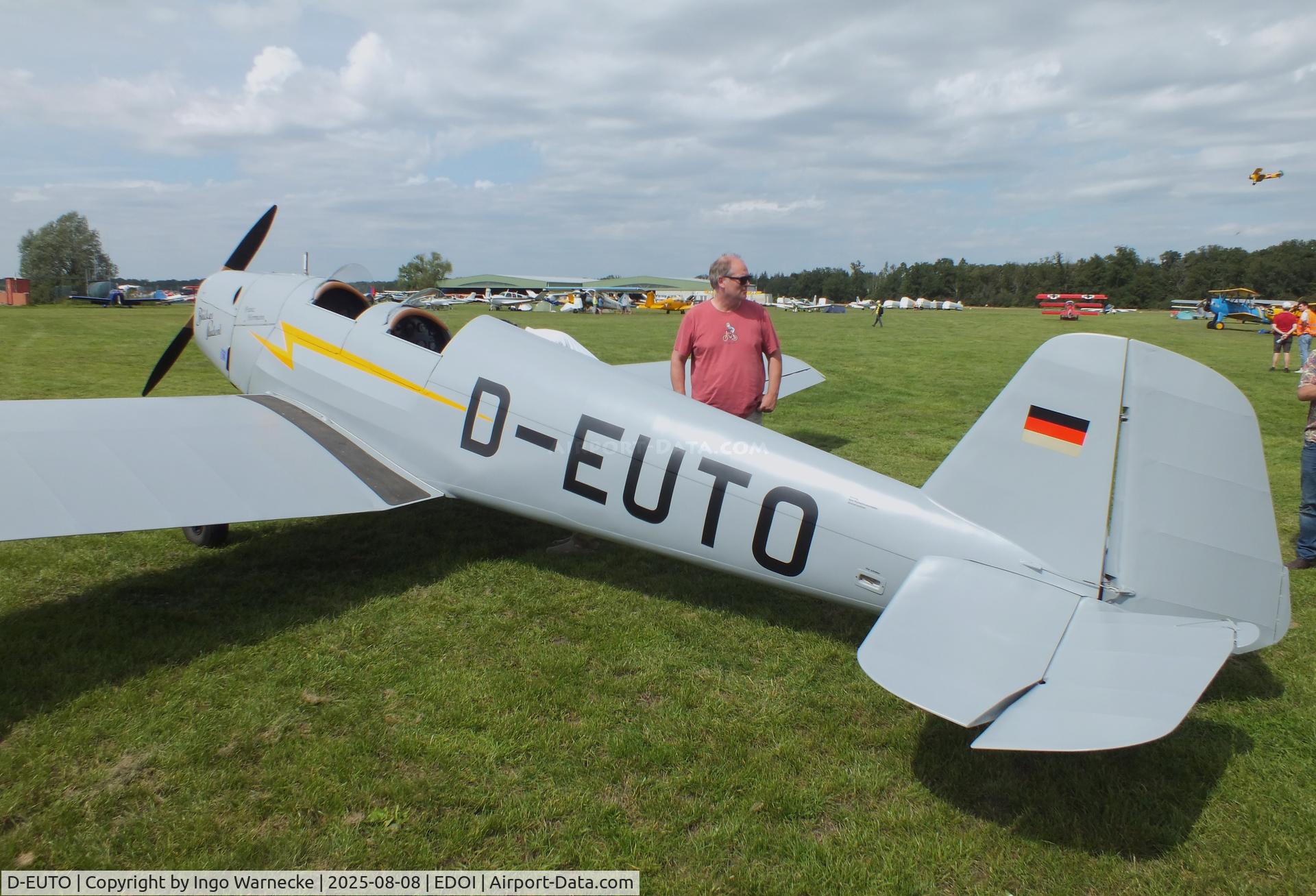 D-EUTO, 1939 Bucker Bu-180B Student C/N 2115, Bücker Bü 180B Student at Bienenfarm airfield during the 2025 Quax Bücker-Treffen (Bücker-Meeting) and Vintage Aerobatic World Championships