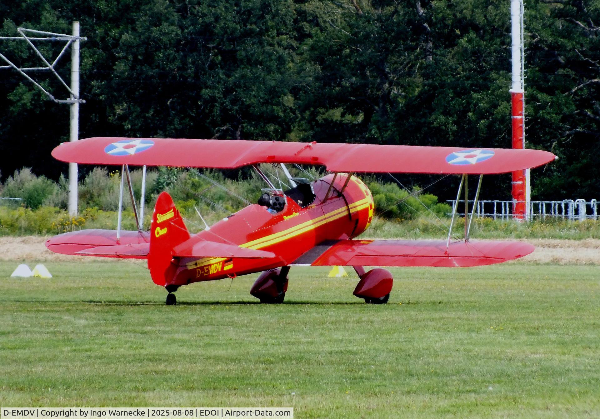 D-EMDV, 1942 Boeing E75N1 C/N 75-5844, Boeing (Stearman) PT-13D Kaydet / E75N1 at Bienenfarm airfield during the 2025 Quax Bücker-Treffen (Bücker-Meeting) and Vintage Aerobatic World Championships