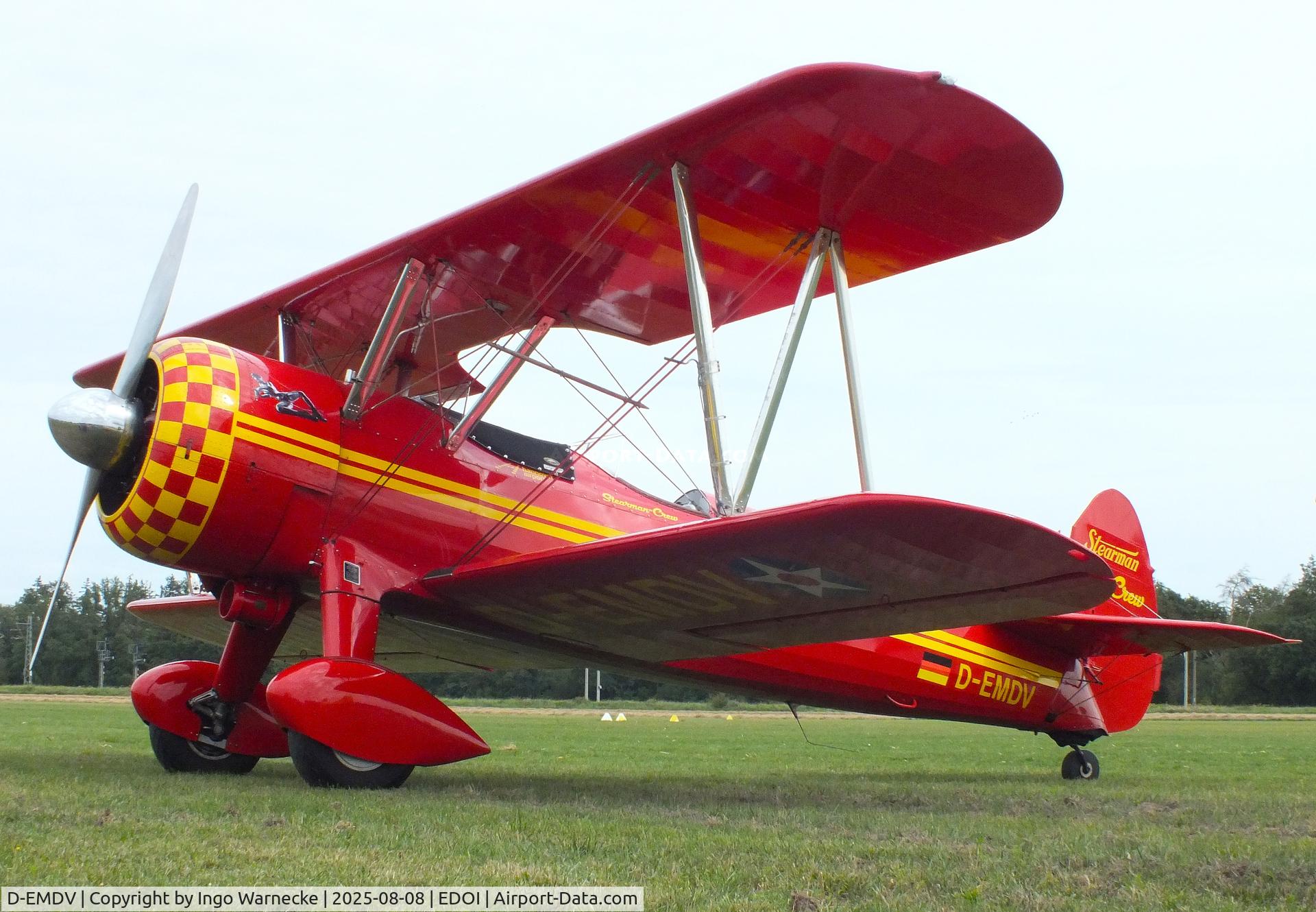 D-EMDV, 1942 Boeing E75N1 C/N 75-5844, Boeing (Stearman) PT-13D Kaydet / E75N1 at Bienenfarm airfield during the 2025 Quax Bücker-Treffen (Bücker-Meeting) and Vintage Aerobatic World Championships