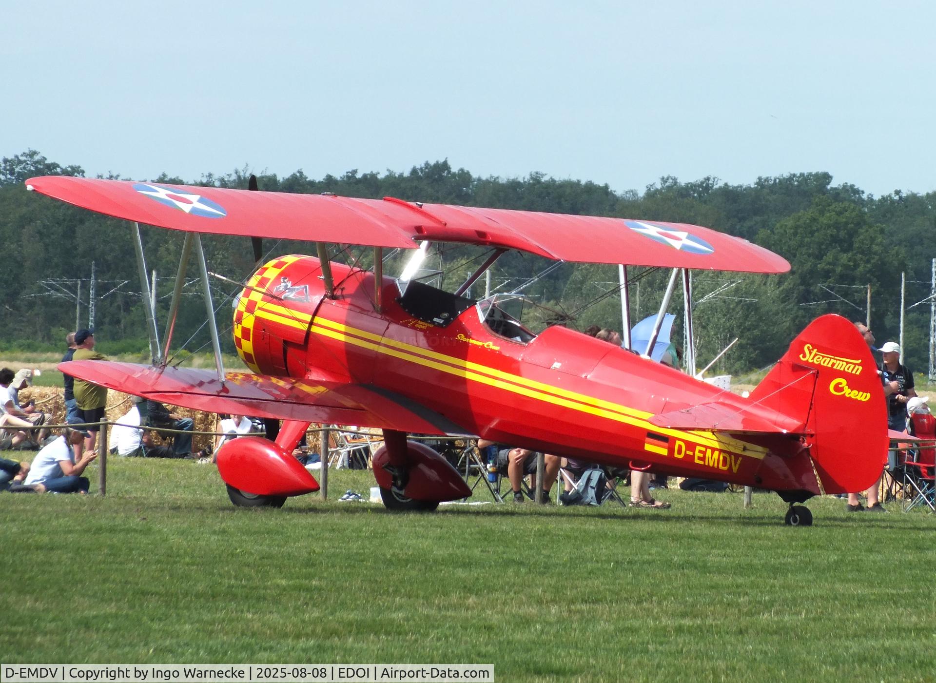 D-EMDV, 1942 Boeing E75N1 C/N 75-5844, Boeing (Stearman) PT-13D Kaydet / E75N1 at Bienenfarm airfield during the 2025 Quax Bücker-Treffen (Bücker-Meeting) and Vintage Aerobatic World Championships
