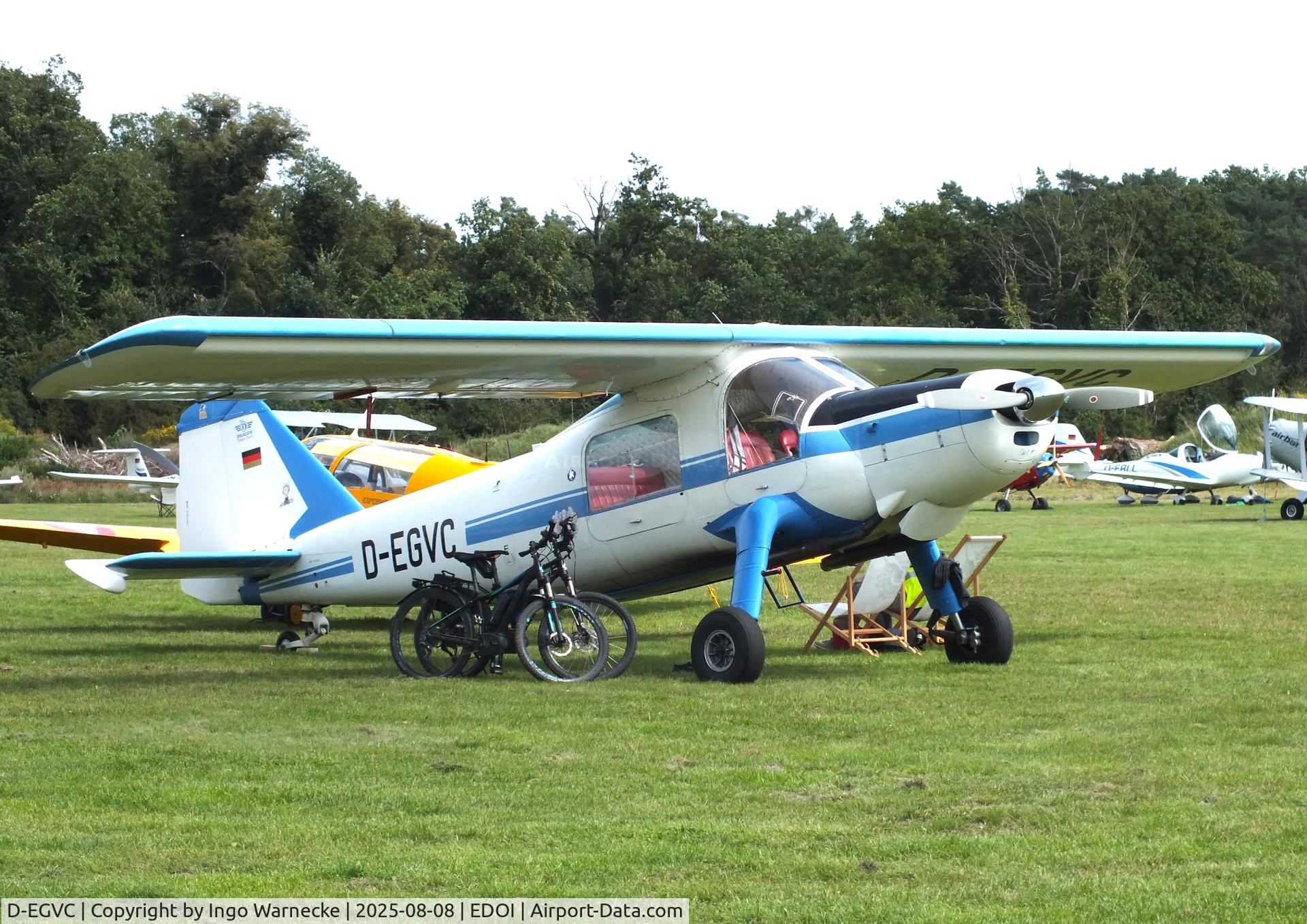 D-EGVC, Dornier Do-27J-1 C/N 2059, Dornier Do 27J-1 at Bienenfarm airfield during the 2025 Quax Bücker-Treffen (Bücker-Meeting) and Vintage Aerobatic World Championships