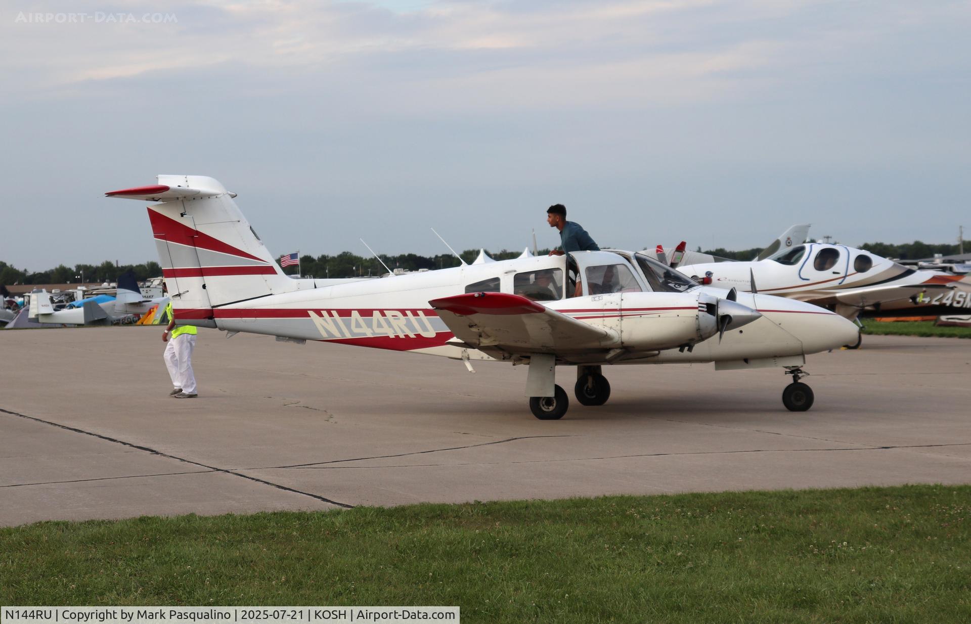 N144RU, 1979 Piper PA-44-180 Seminole C/N 44-7995323, Piper PA-44-180