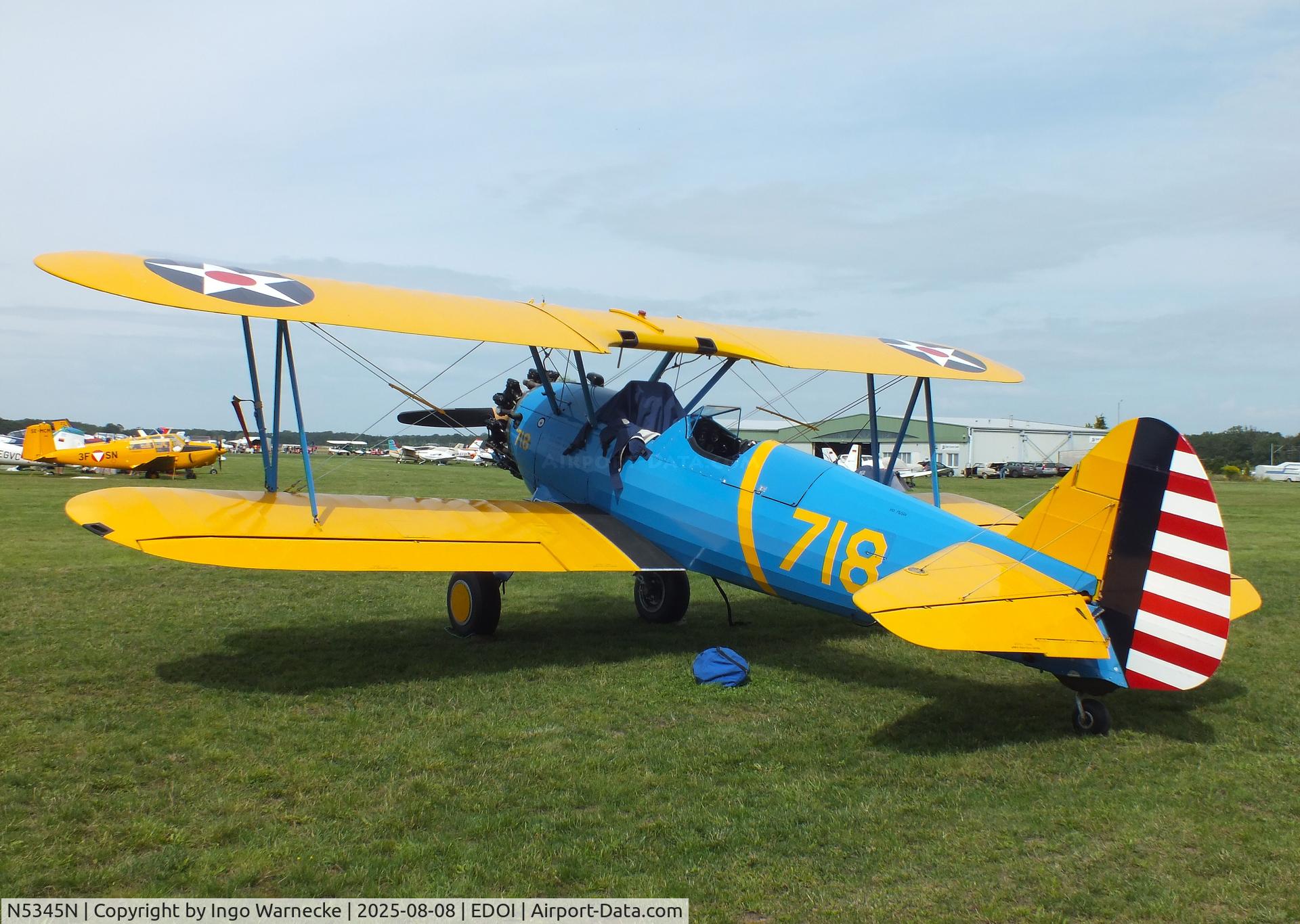 N5345N, 1942 Boeing A75 C/N 75-5718, Boeing (Stearman) A75 / PT-13B Kaydet at Bienenfarm airfield during the 2025 Quax Bücker-Treffen (Bücker-Meeting) and Vintage Aerobatic World Championships