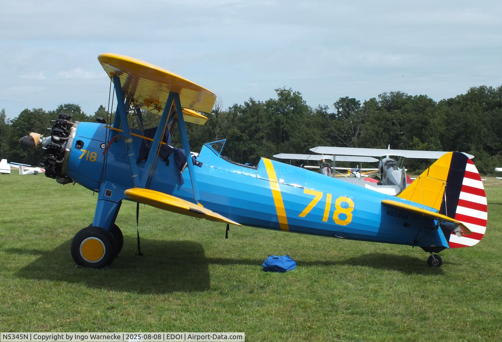 N5345N, 1942 Boeing A75 C/N 75-5718, Boeing (Stearman) A75 / PT-13B Kaydet at Bienenfarm airfield during the 2025 Quax Bücker-Treffen (Bücker-Meeting) and Vintage Aerobatic World Championships