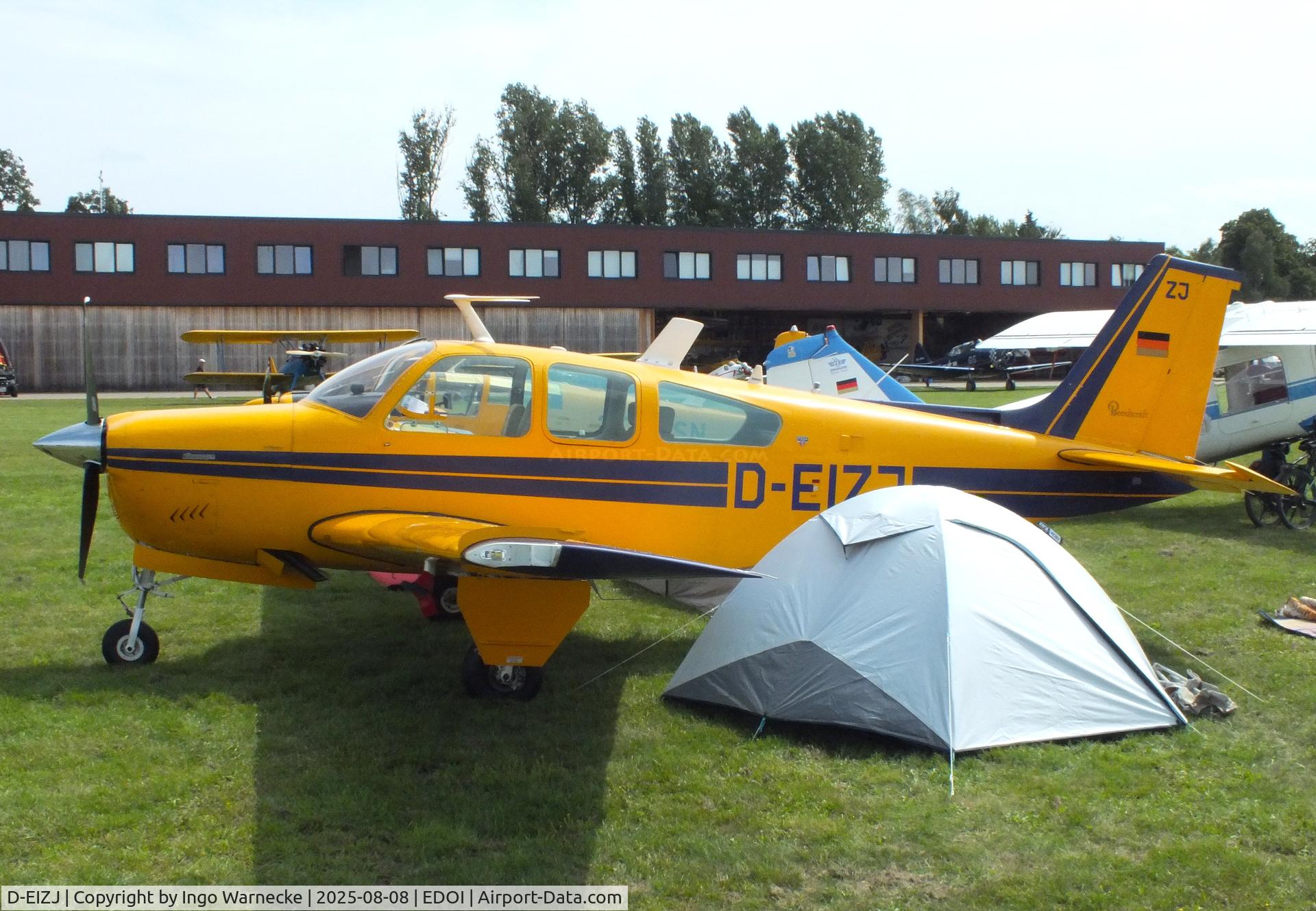 D-EIZJ, 1978 Beech F33A Bonanza C/N CE-788, Beechcraft F33A Bonanza at Bienenfarm airfield during the 2025 Quax Bücker-Treffen (Bücker-Meeting) and Vintage Aerobatic World Championships