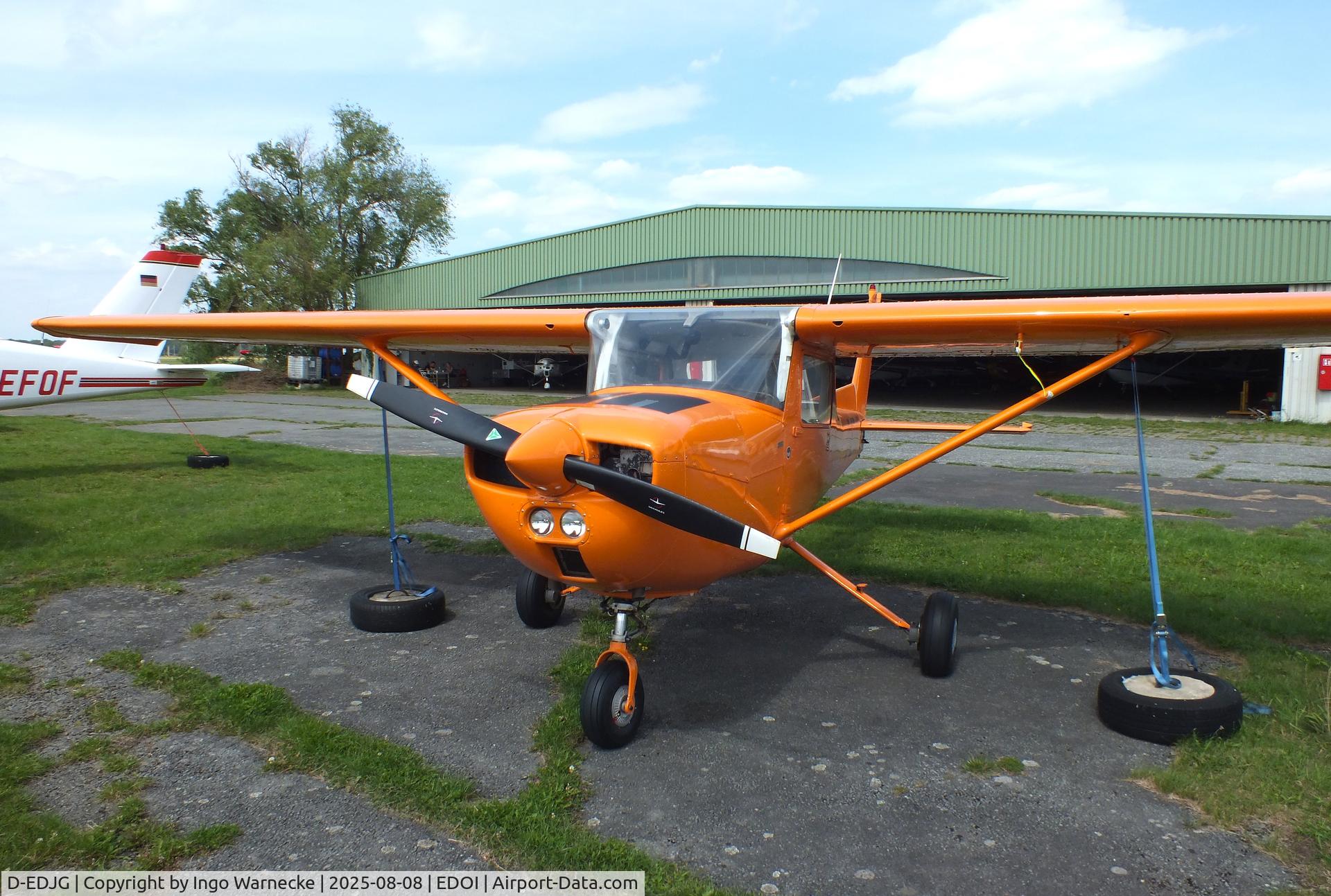 D-EDJG, 1974 Reims F150L C/N 1112, Cessna (Reims) F150L at Bienenfarm airfield during the 2025 Quax Bücker-Treffen (Bücker-Meeting) and Vintage Aerobatic World Championships