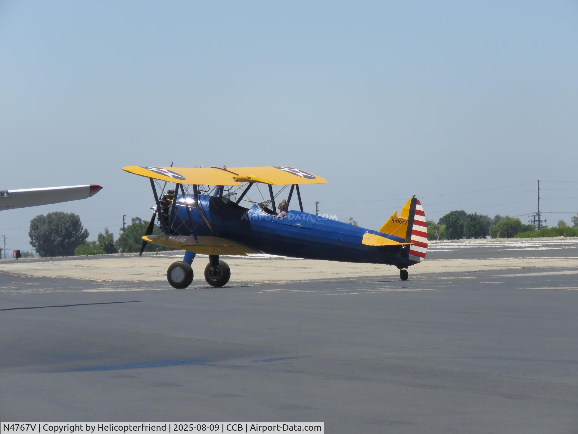 N4767V, 1942 Boeing E75 C/N 75-5317, Turning towards hanger