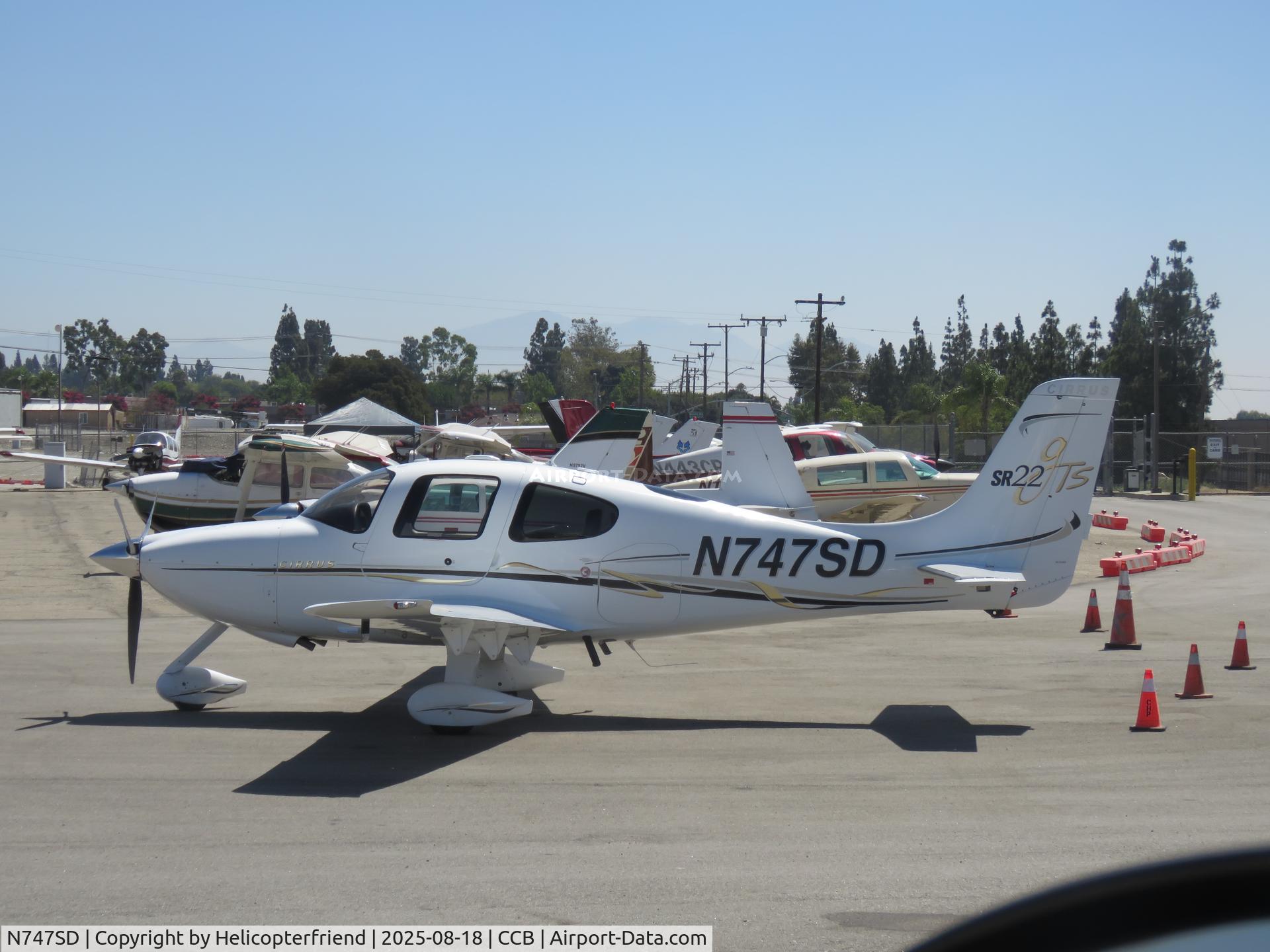N747SD, 2006 Cirrus SR20 G2 C/N 1722, Waiting to be worked on